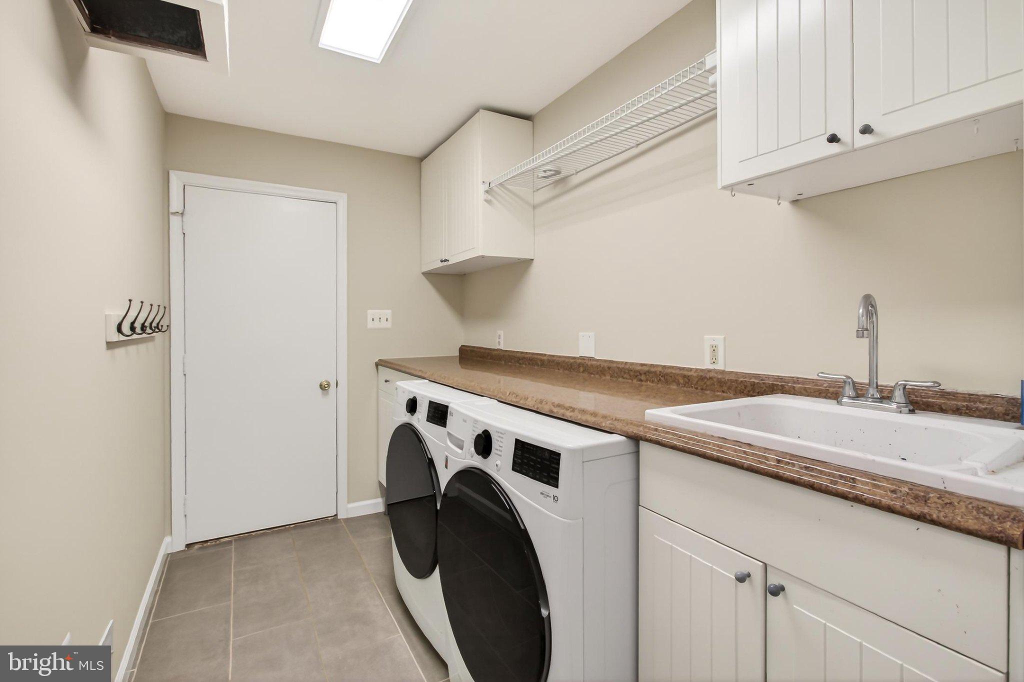 BURKE LAKE CLUSTER - Residential