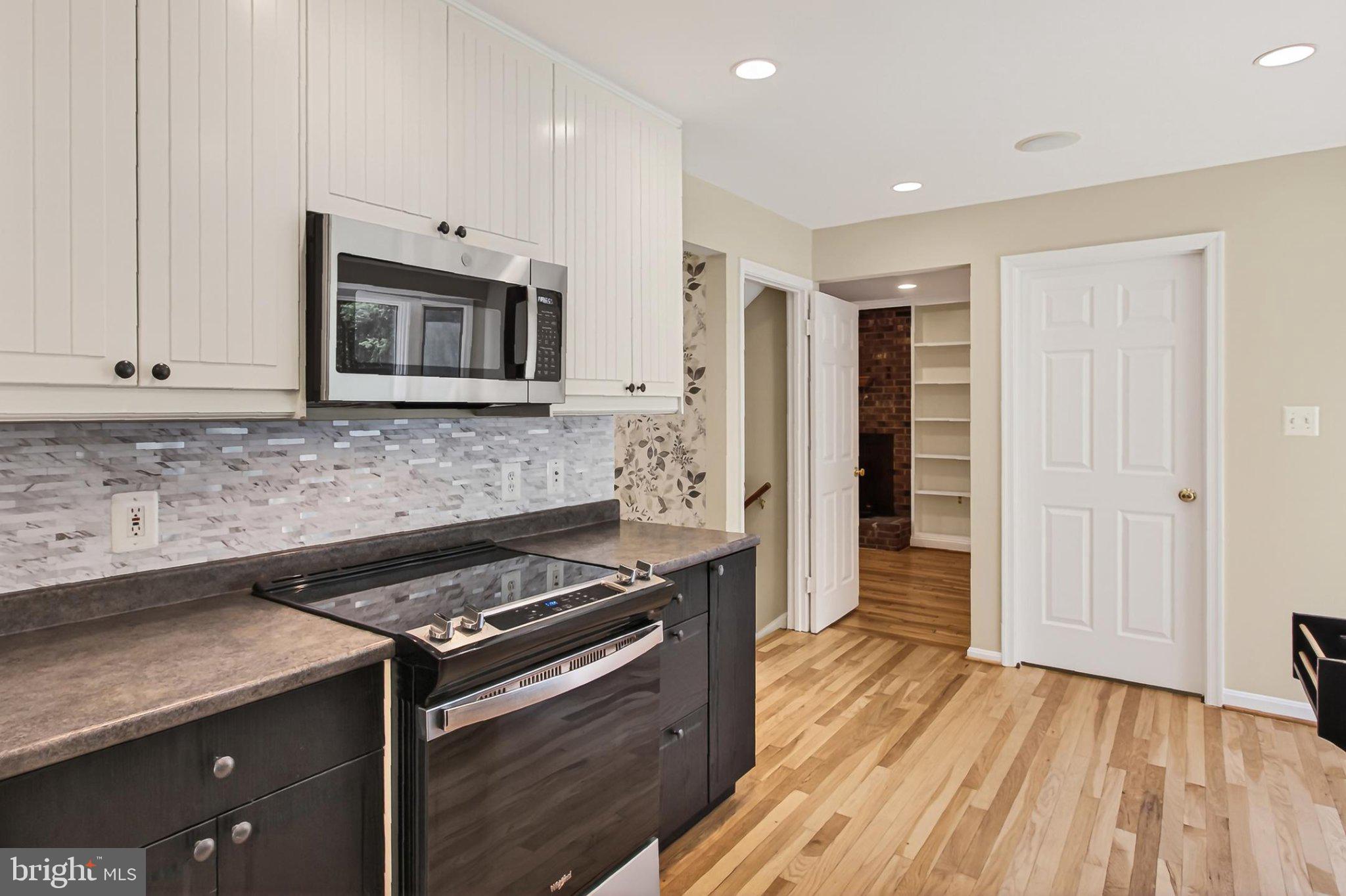 BURKE LAKE CLUSTER - Residential