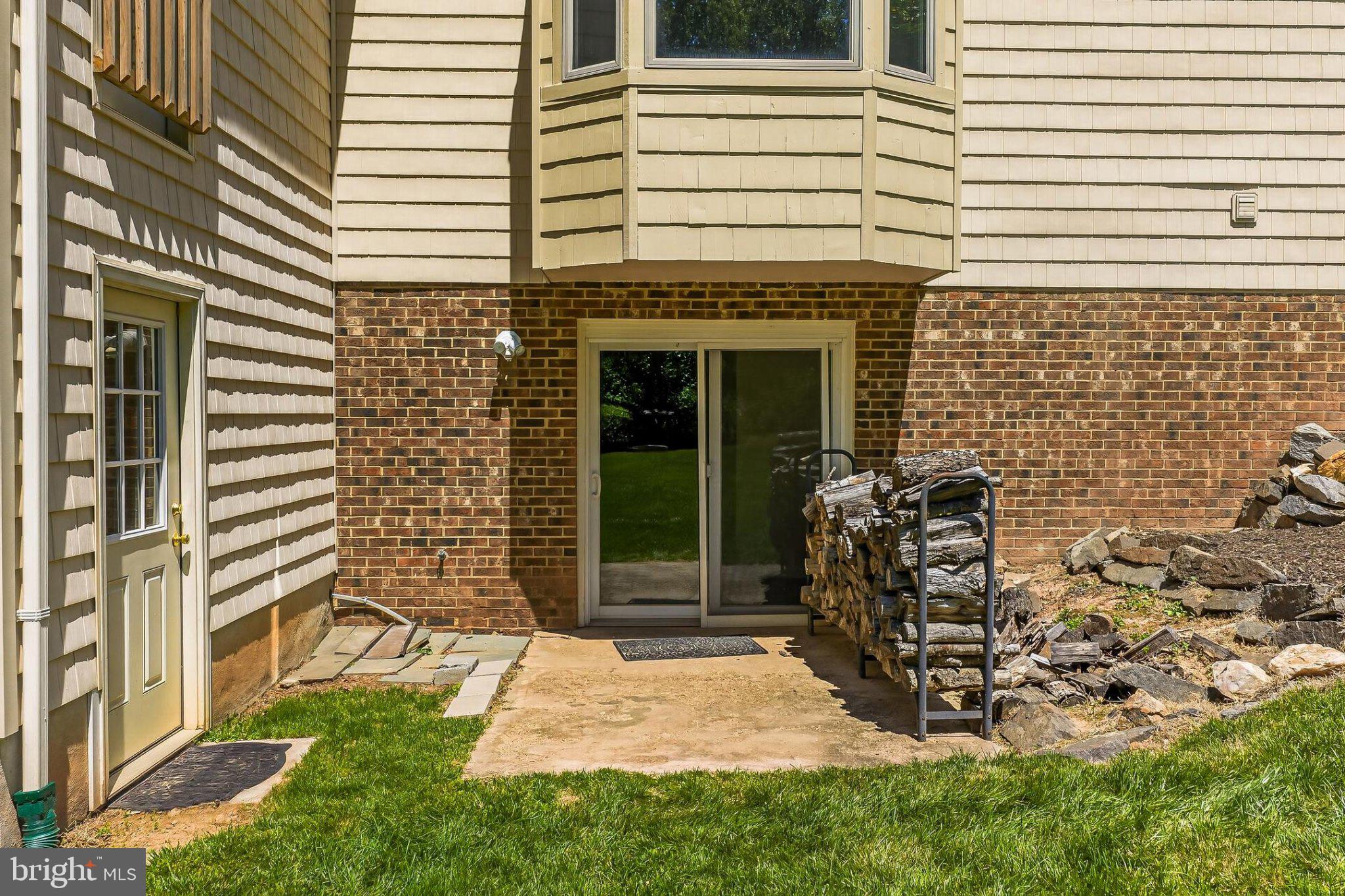 BURKE LAKE CLUSTER - Residential