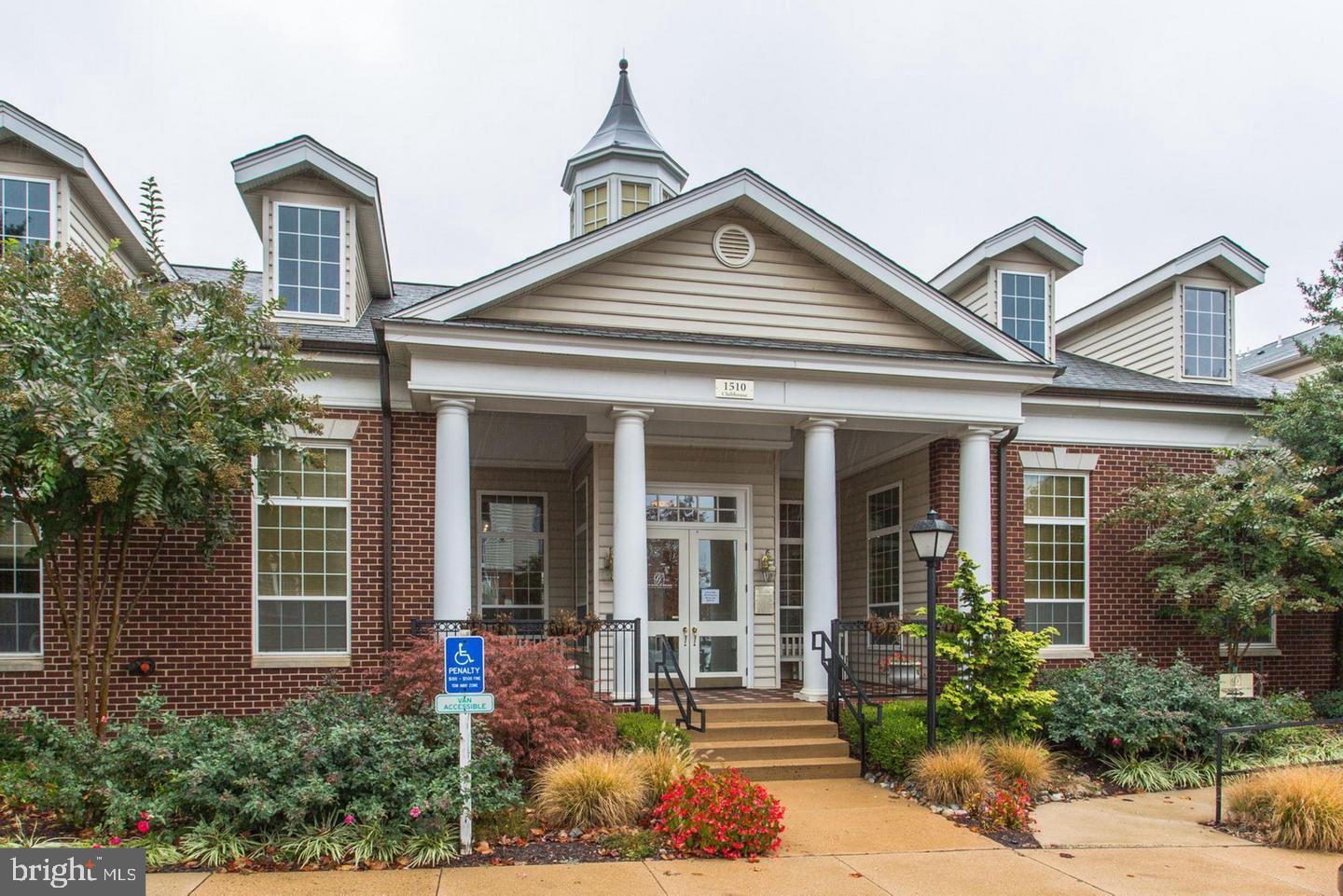 GATES OF MCLEAN - Residential