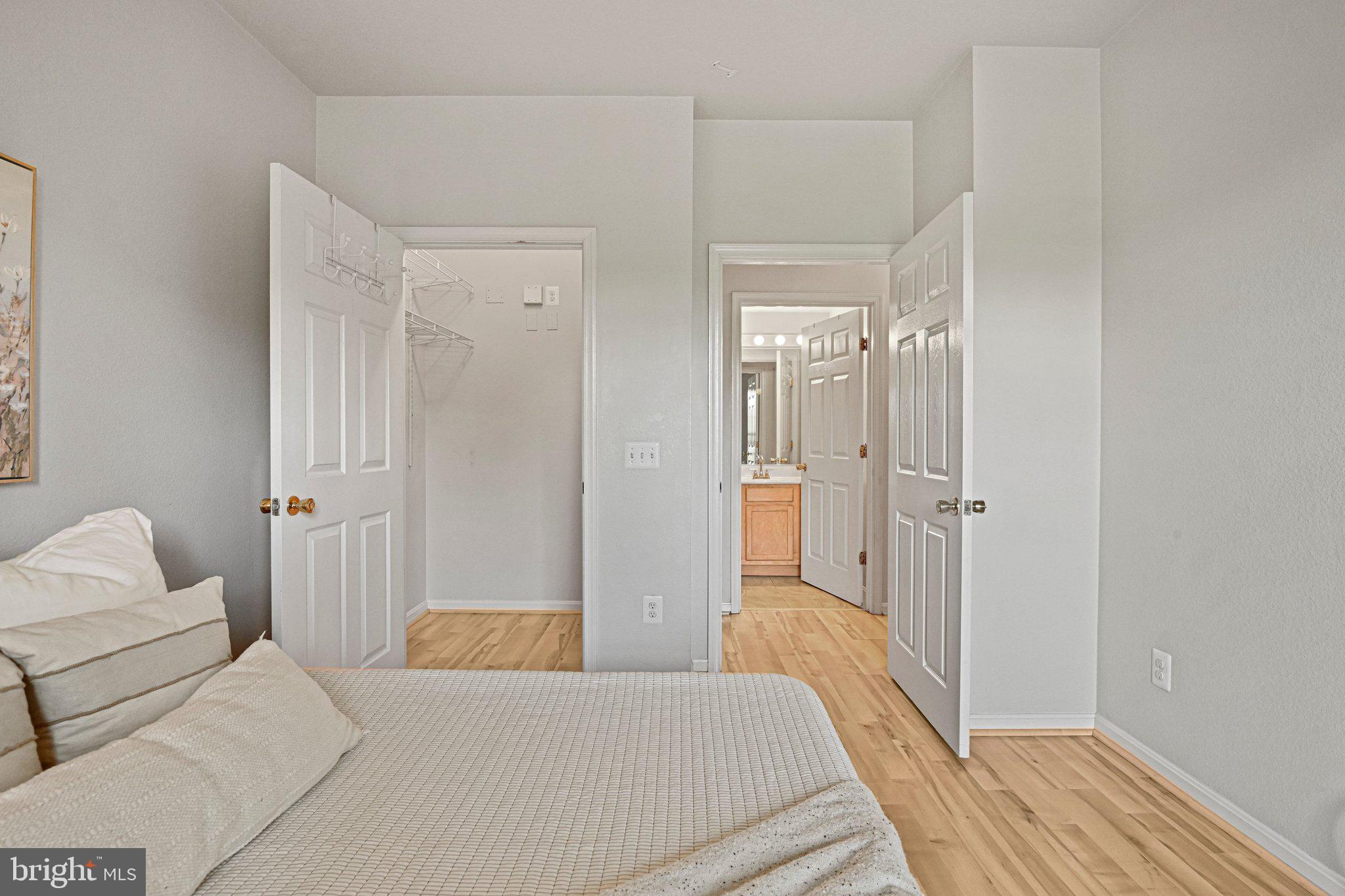 GATES OF MCLEAN - Residential