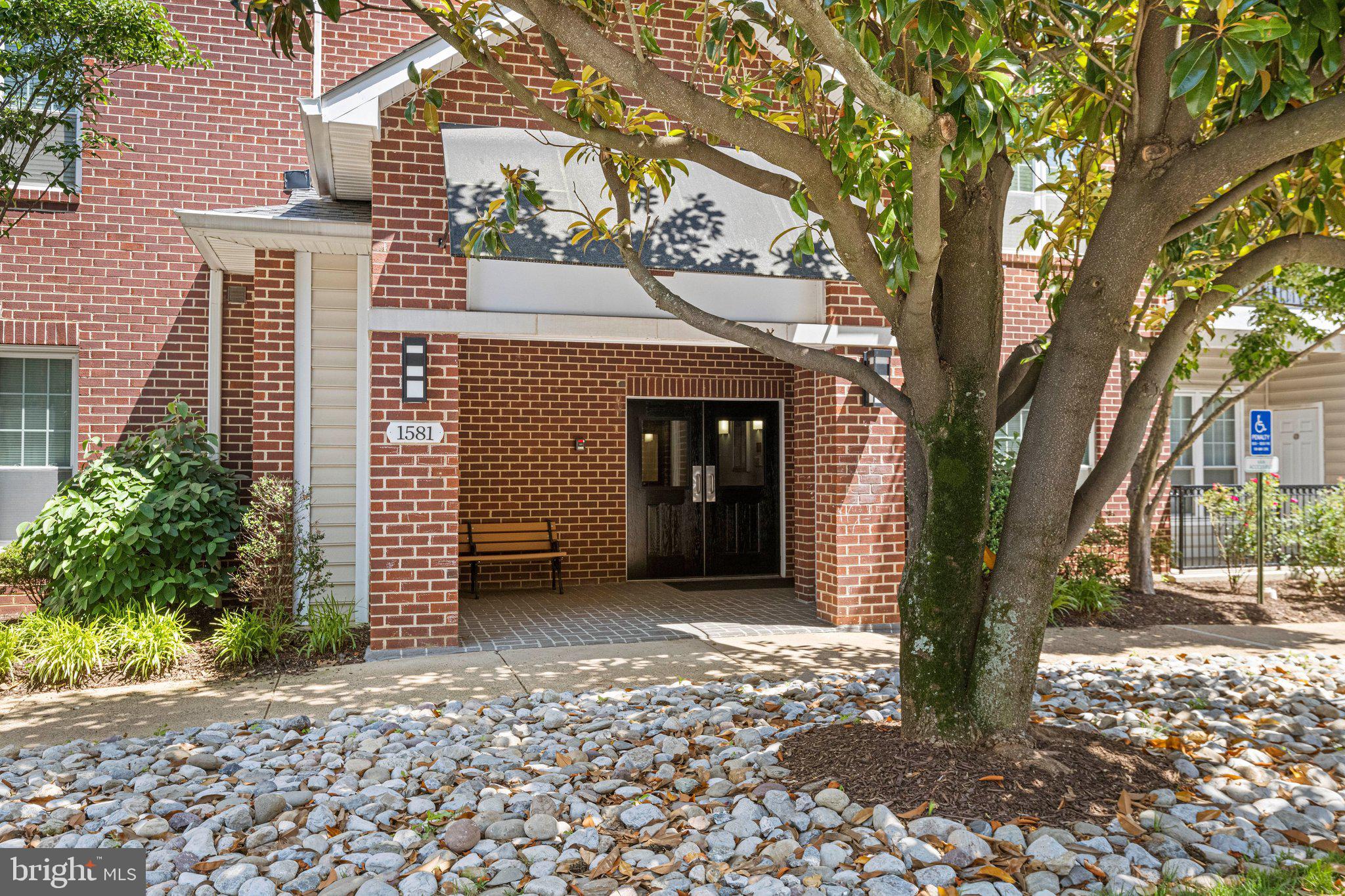 GATES OF MCLEAN - Residential