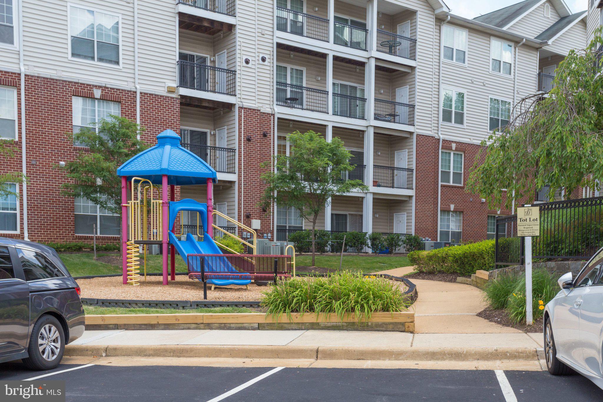 GATES OF MCLEAN - Residential