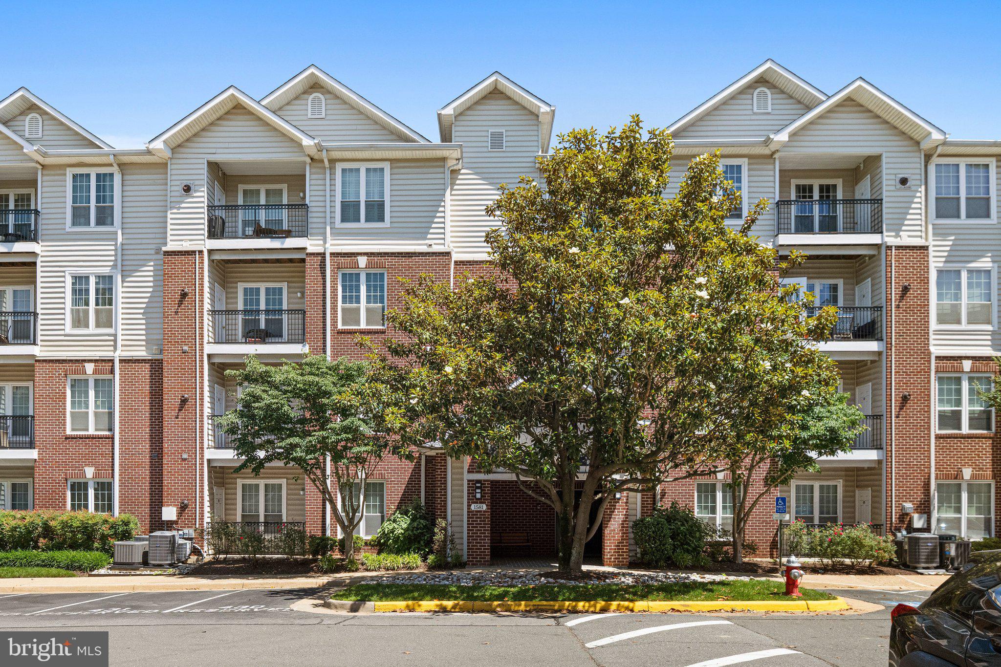 GATES OF MCLEAN - Residential