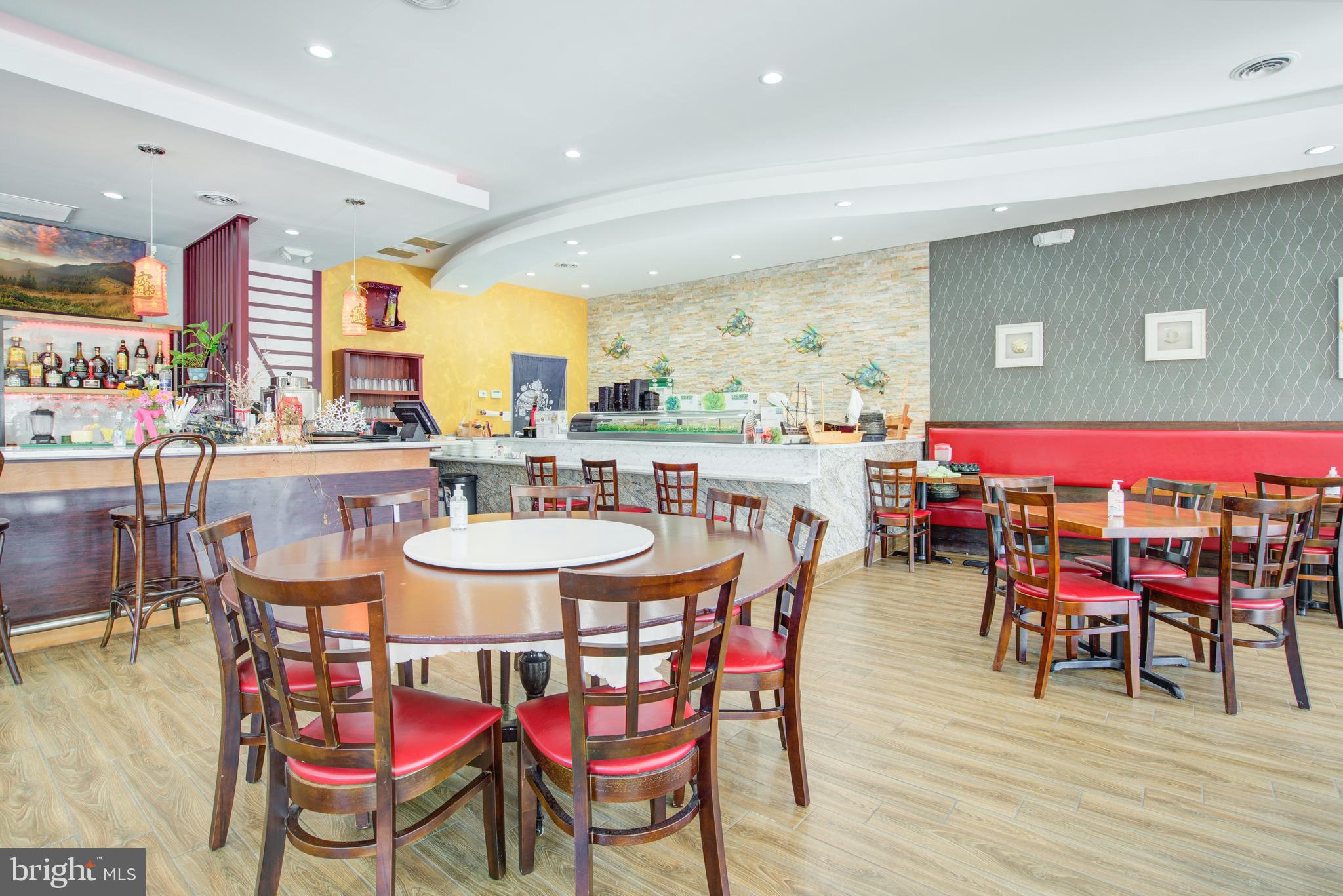 SIGNATURE AT BROADLANDS - Commercial Sale