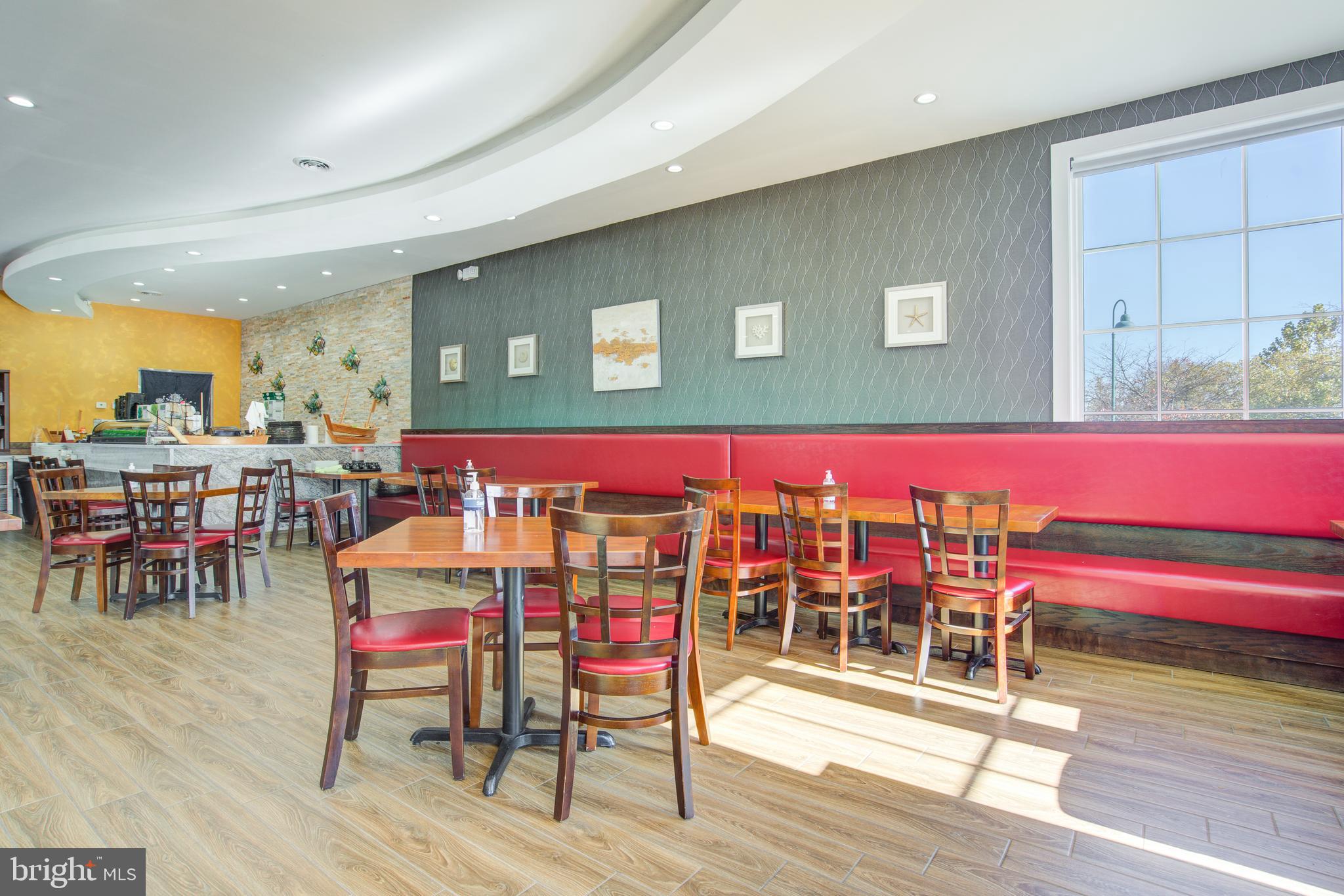 SIGNATURE AT BROADLANDS - Commercial Sale
