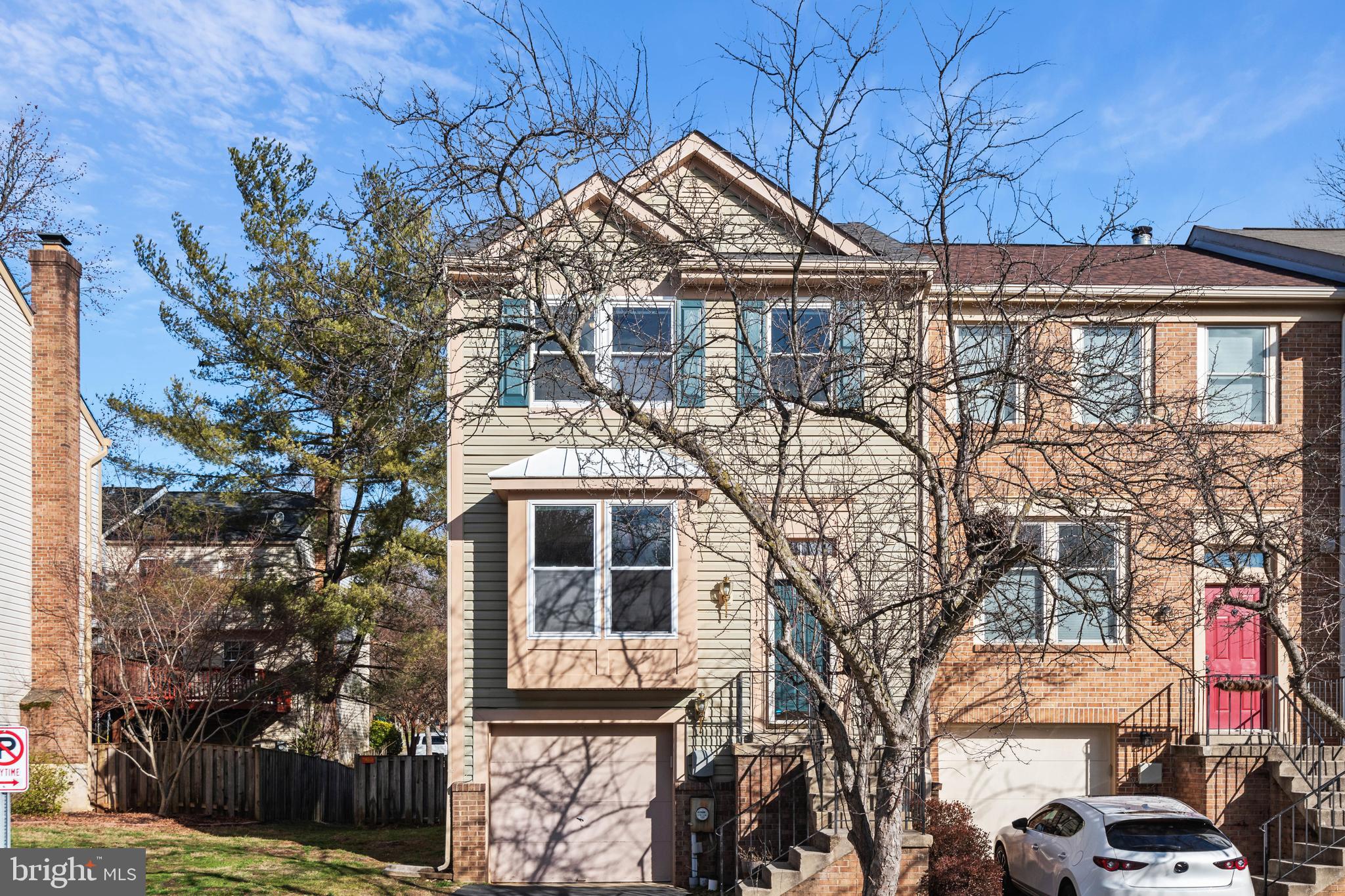 Bright end unit townhome features 3 bedrooms, 2.5 bath,  Spacious Kitchen, hardwood floors throughout main level,  cathedral ceilings in bedrooms. Fully finished walk out basement, wood burning fireplace, large deck, fenced rear yard, full size washer and dryer. 1 Car Garage with driveway. Pool & Tennis Courts. So close to Rio, Crown & Kentlands!  Easy access to 370/270, NCI & NIST! Available now. Pets case by case with pet deposit and pet rent. No smoking. Excellent credit is required.