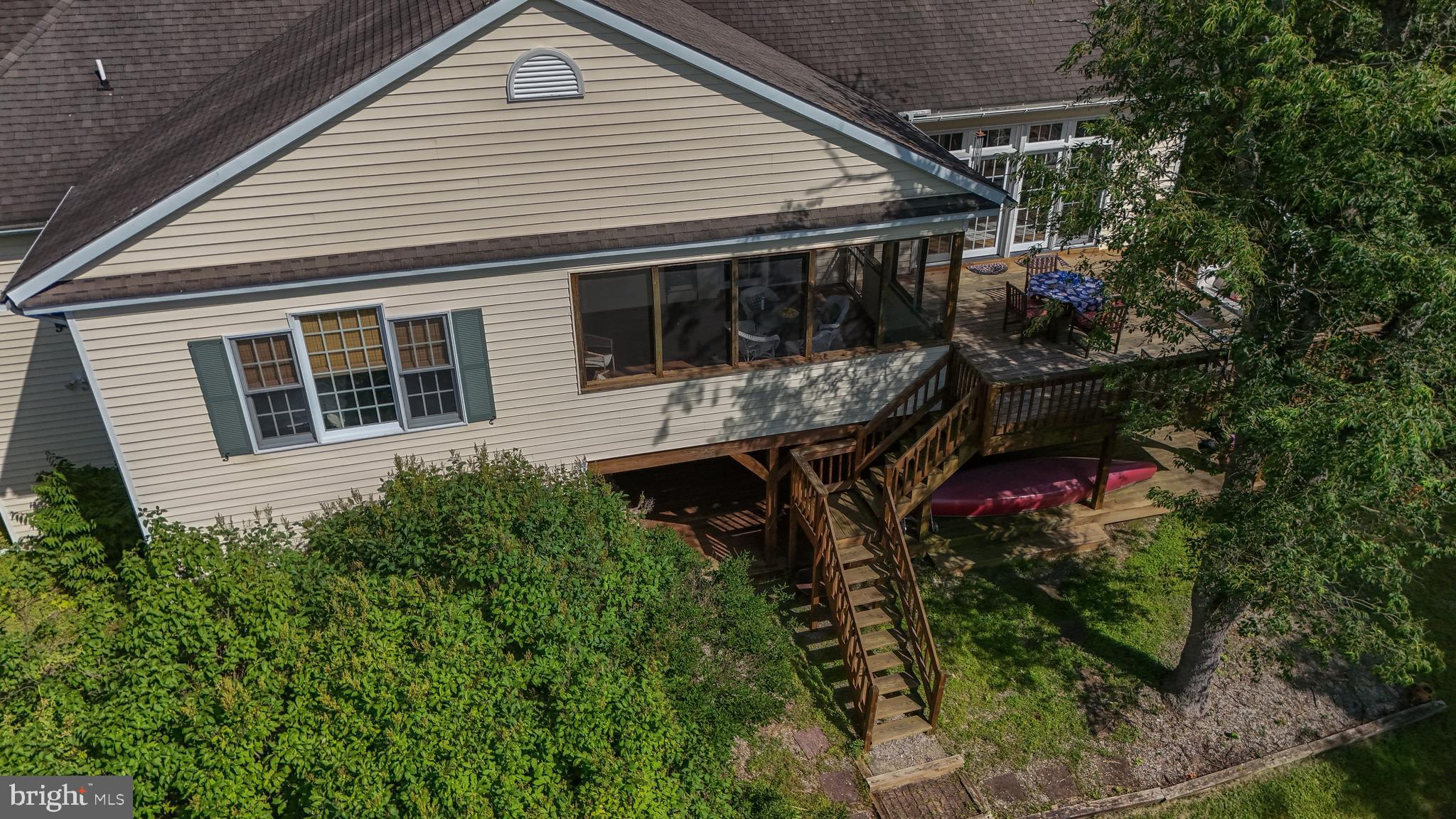BLUE MOUNTAIN LAKE - Residential