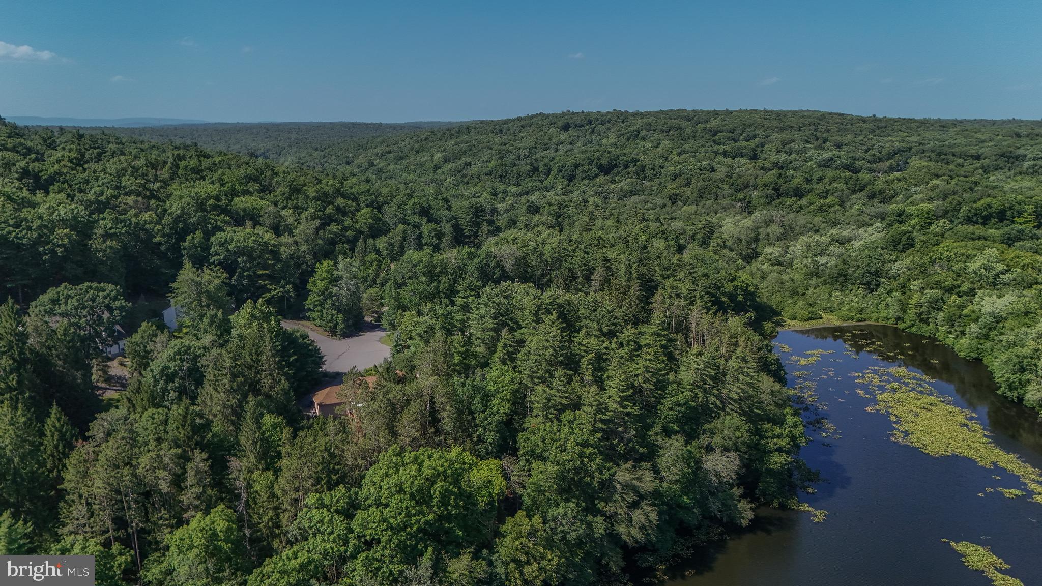 BLUE MOUNTAIN LAKE - Residential