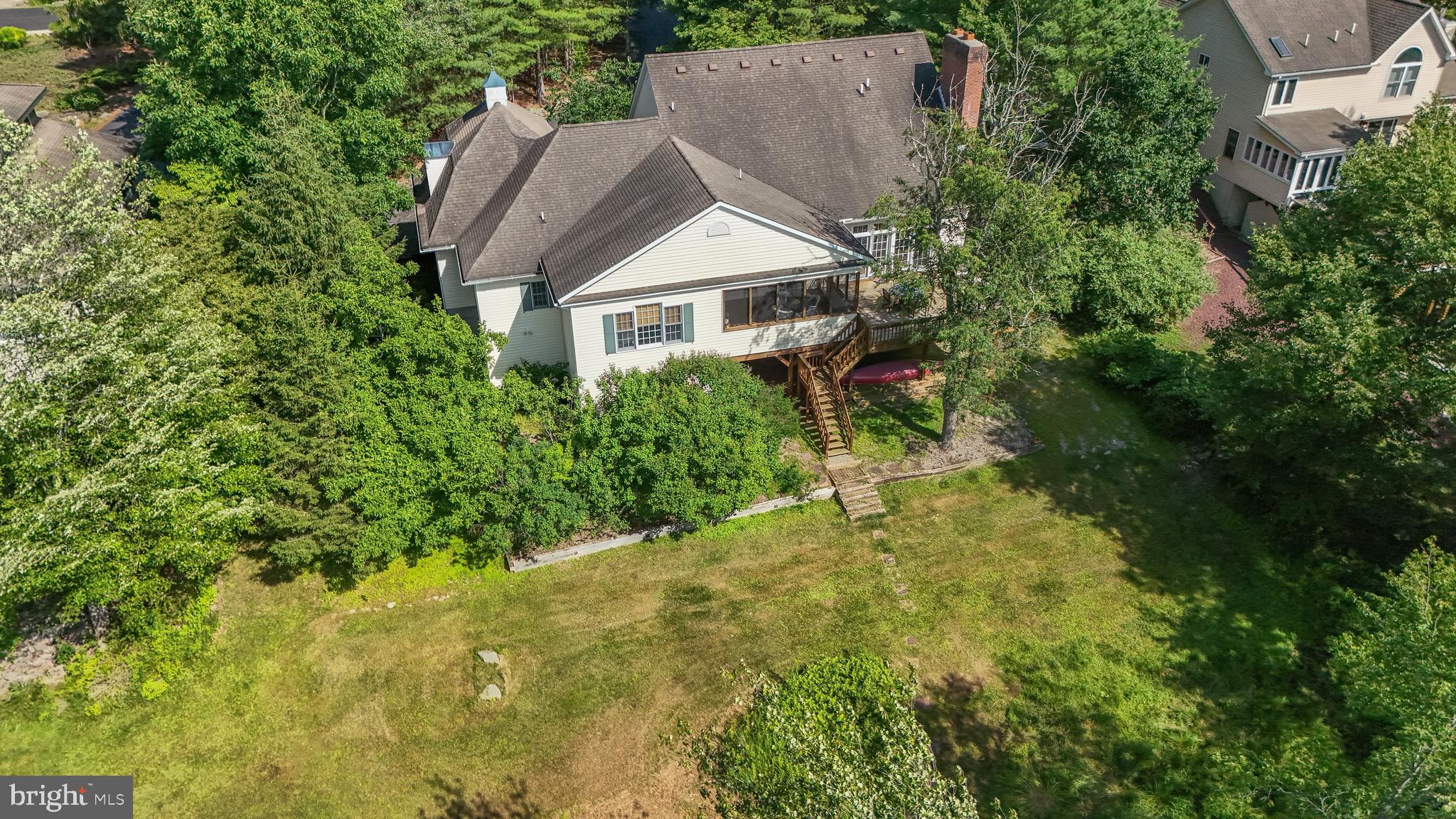 BLUE MOUNTAIN LAKE - Residential