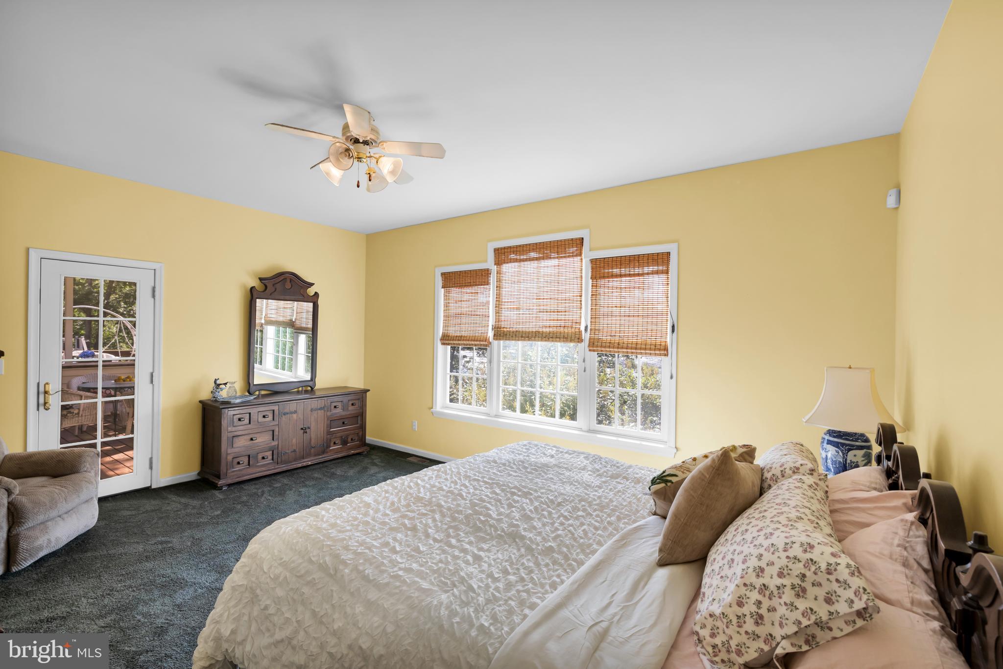 BLUE MOUNTAIN LAKE - Residential