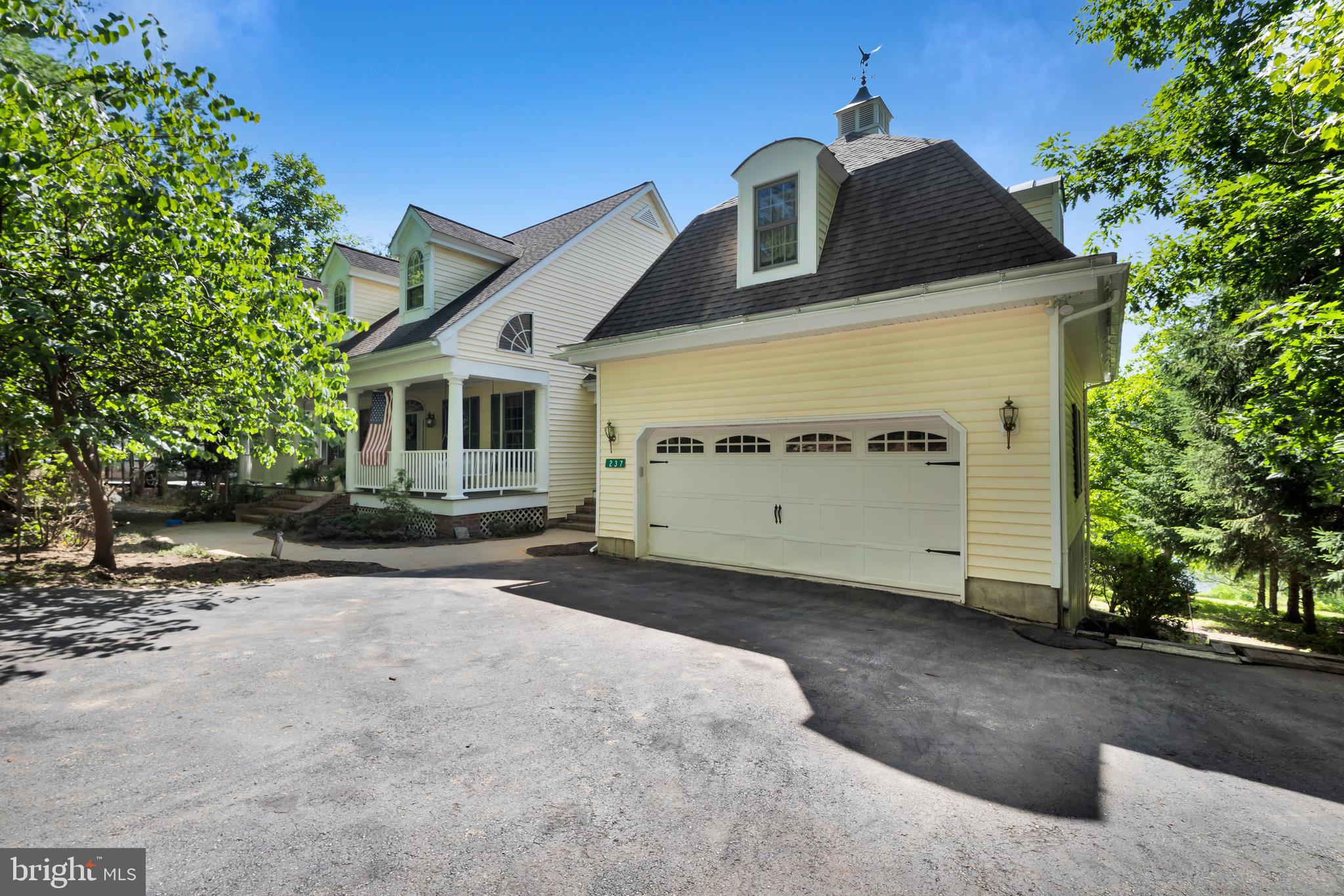BLUE MOUNTAIN LAKE - Residential