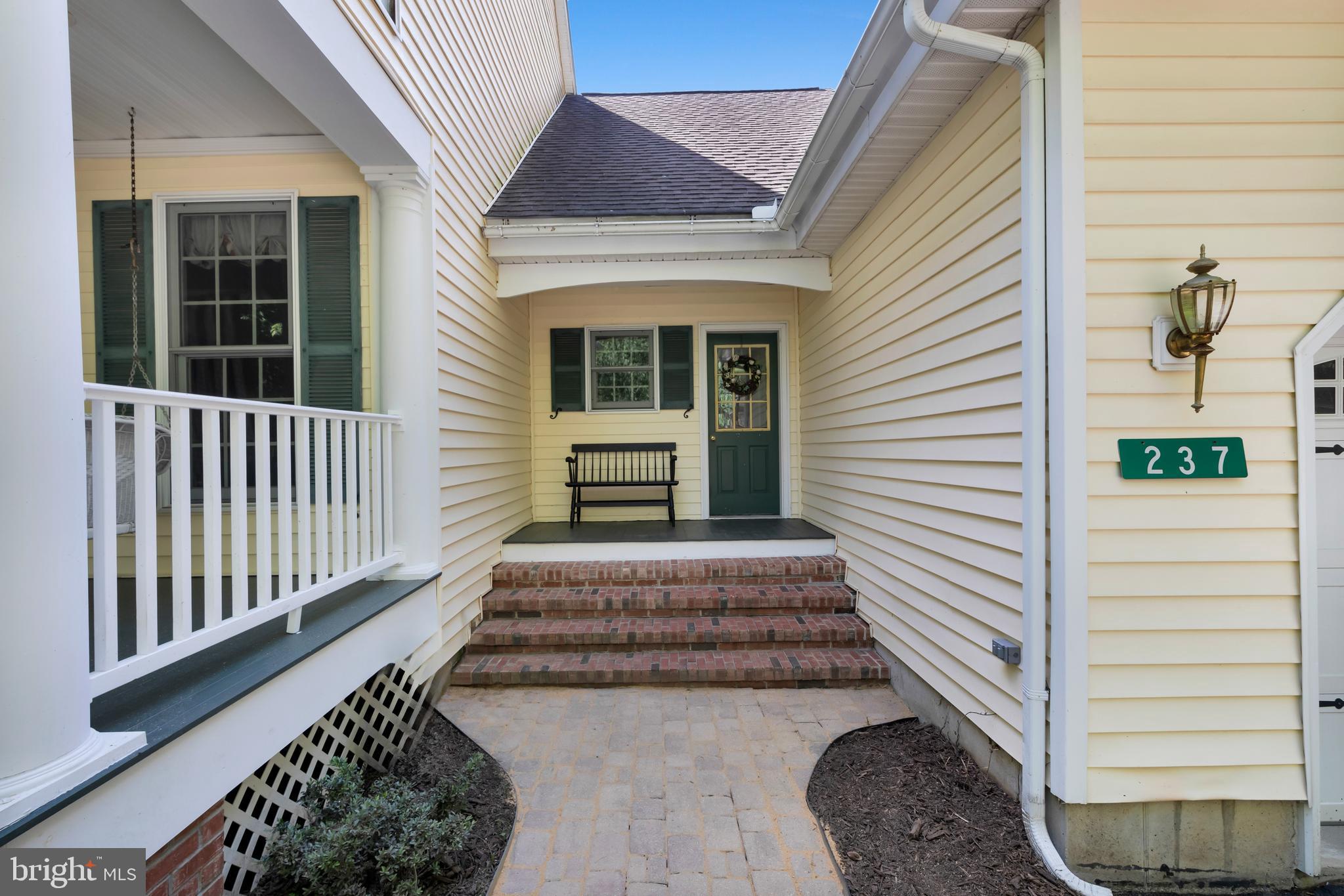 BLUE MOUNTAIN LAKE - Residential