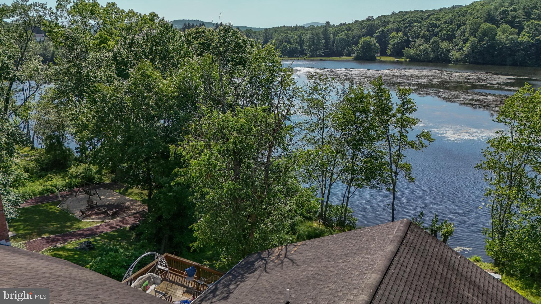 BLUE MOUNTAIN LAKE - Residential