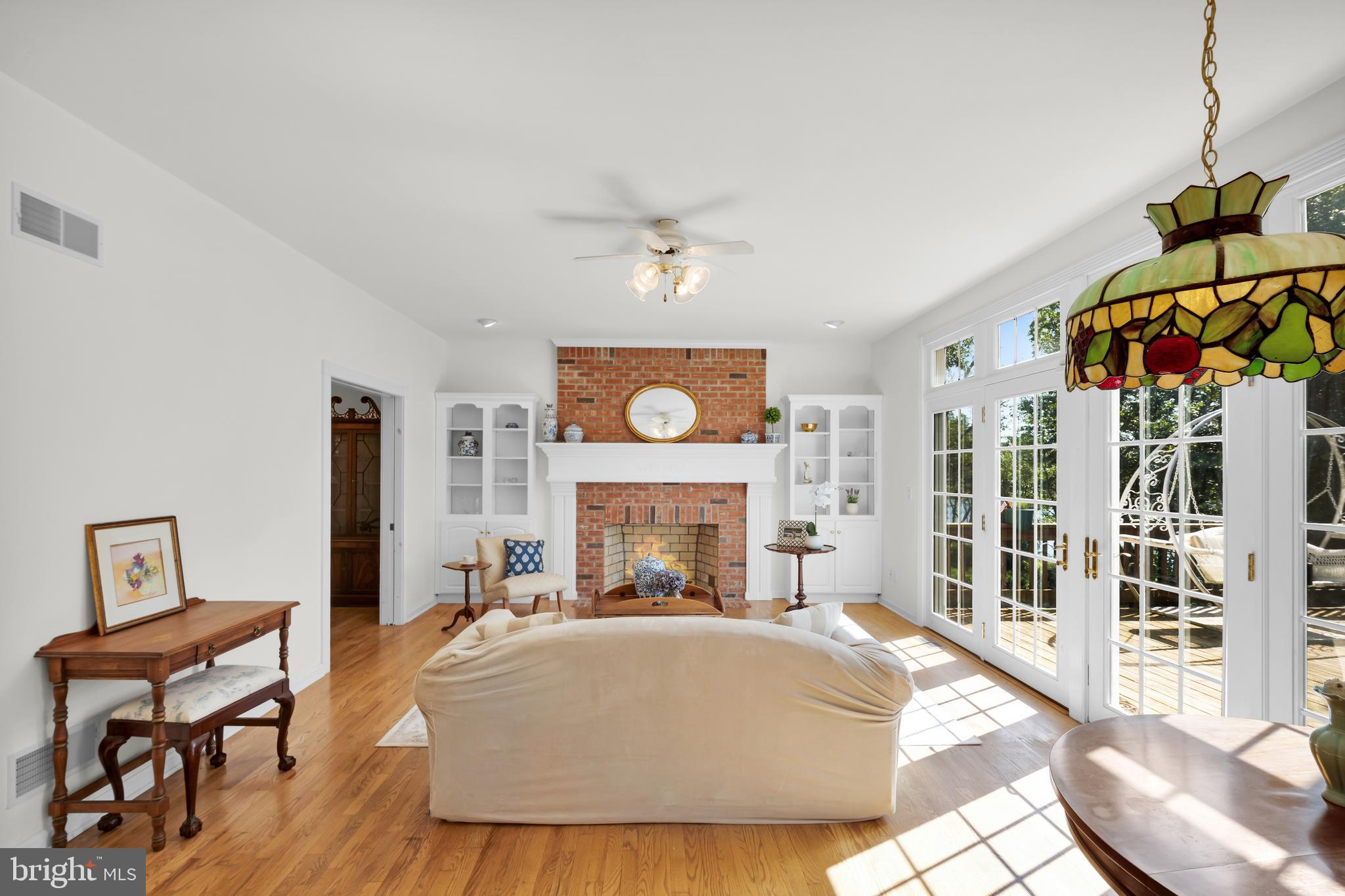 BLUE MOUNTAIN LAKE - Residential