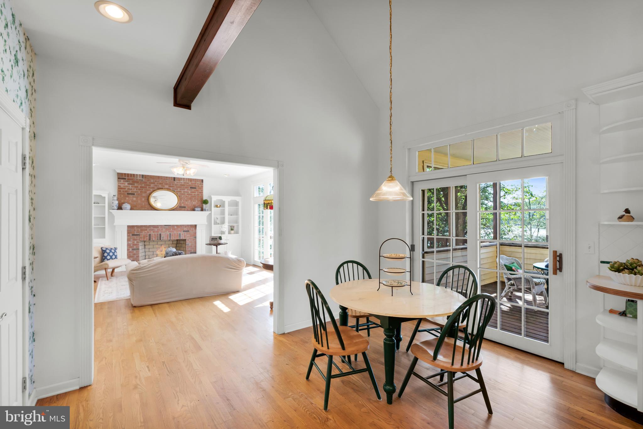 BLUE MOUNTAIN LAKE - Residential