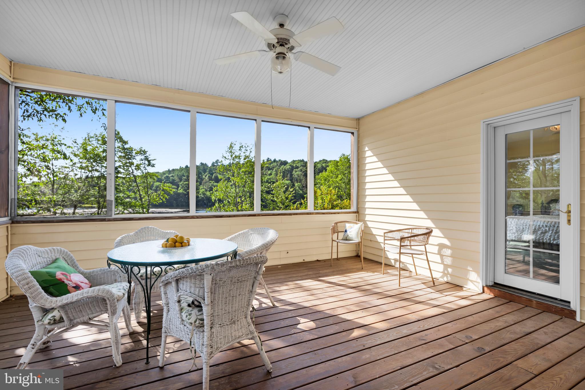 BLUE MOUNTAIN LAKE - Residential