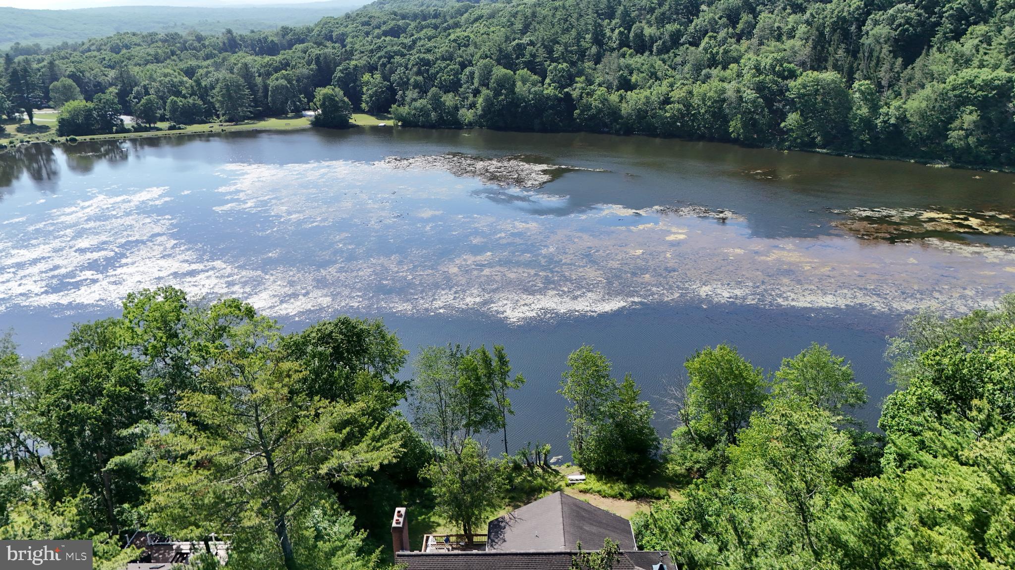 BLUE MOUNTAIN LAKE - Residential