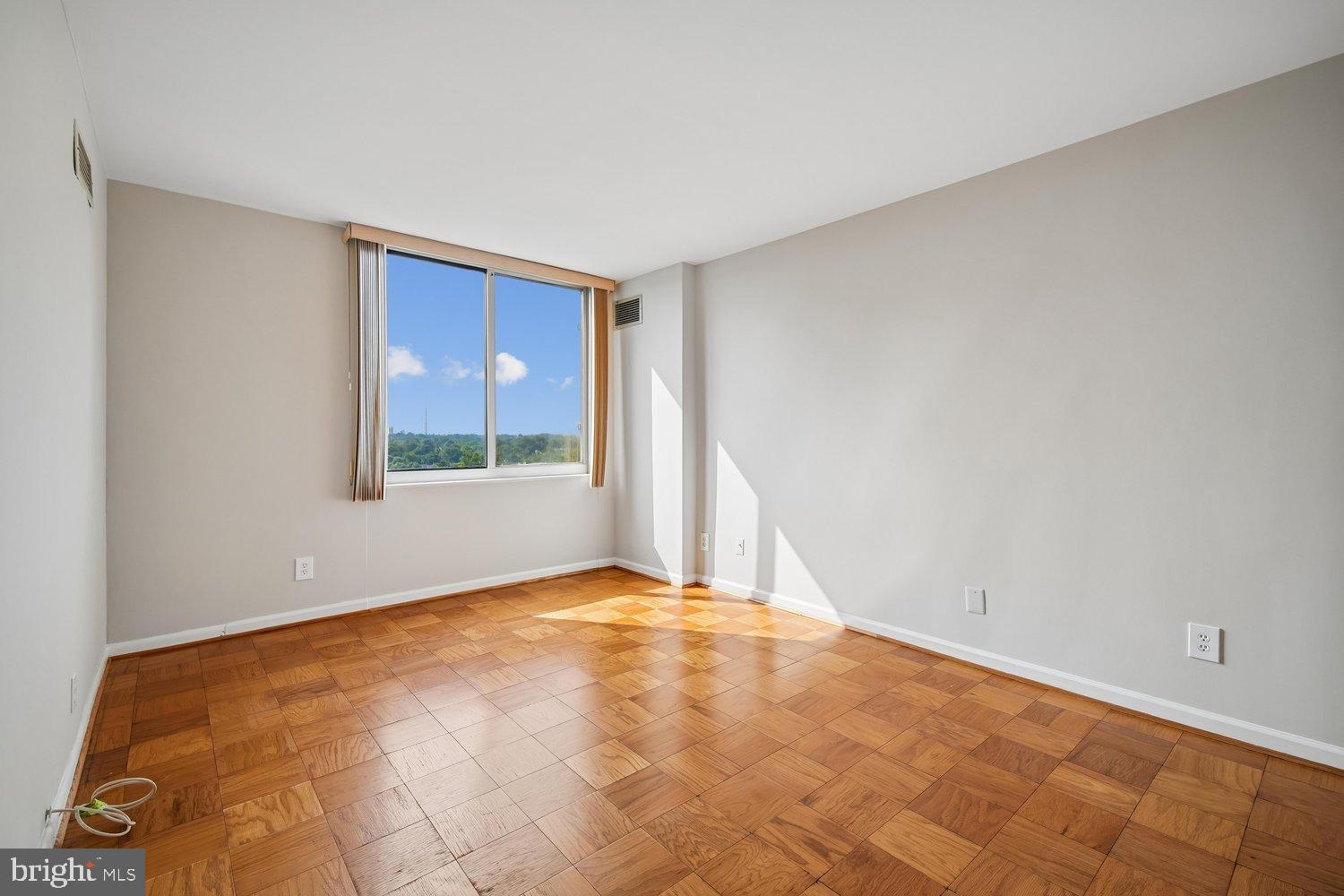 THE KENWOOD - Residential