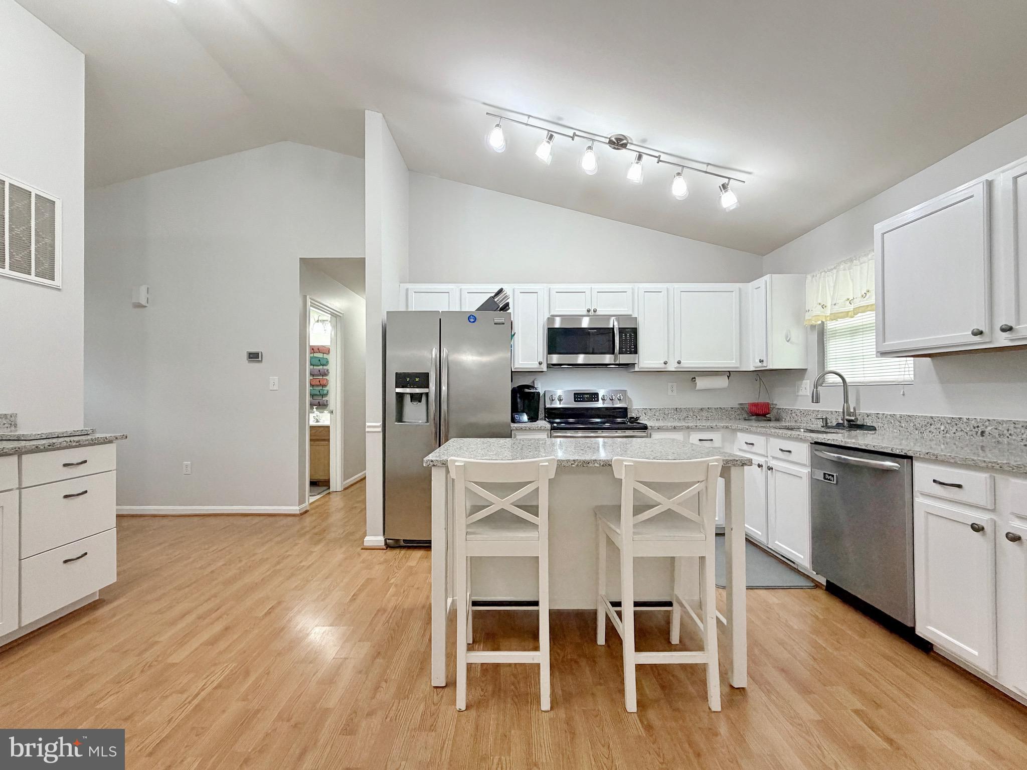 HILLS CORNER - Residential