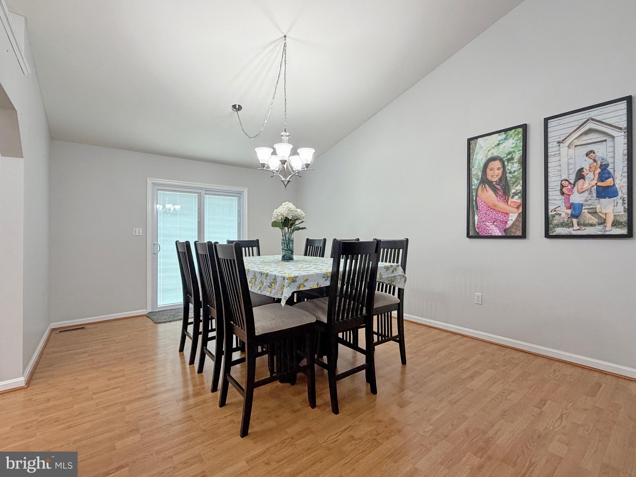 HILLS CORNER - Residential