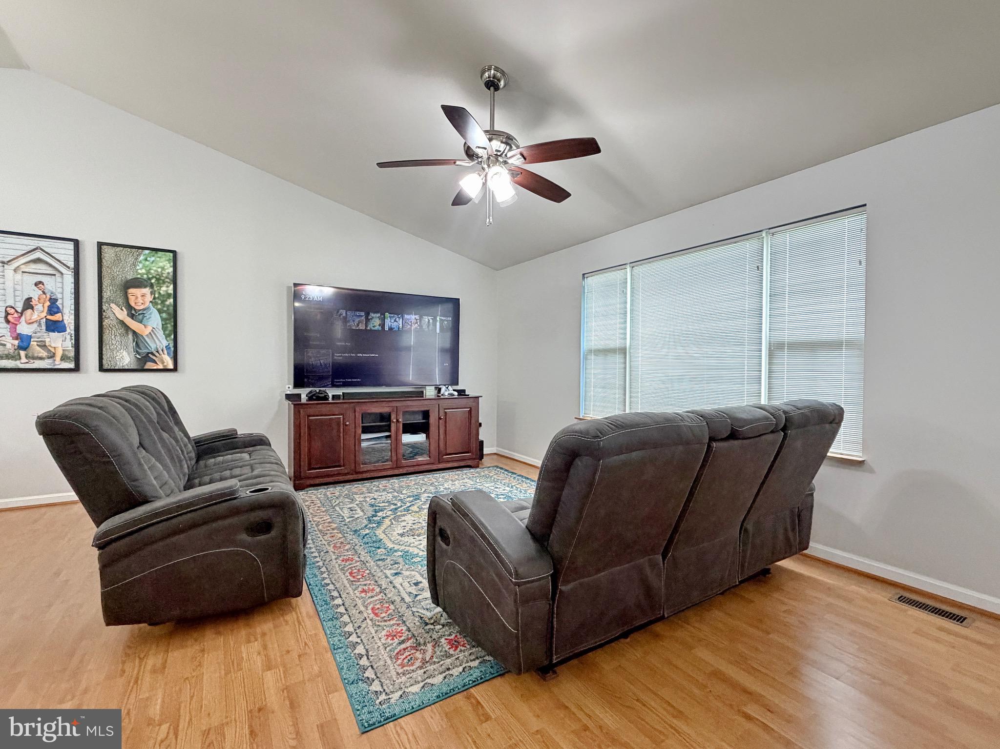 HILLS CORNER - Residential