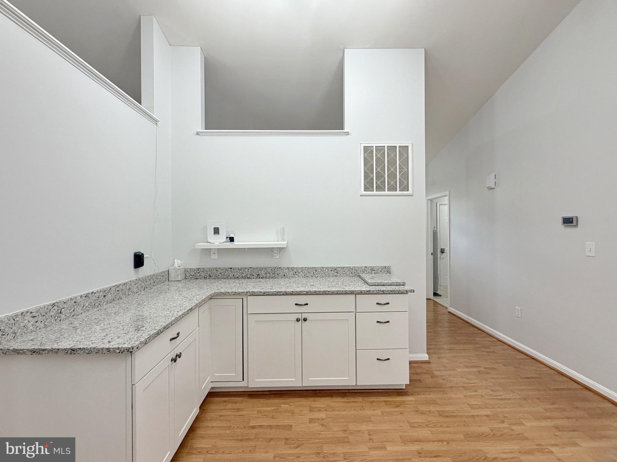 HILLS CORNER - Residential