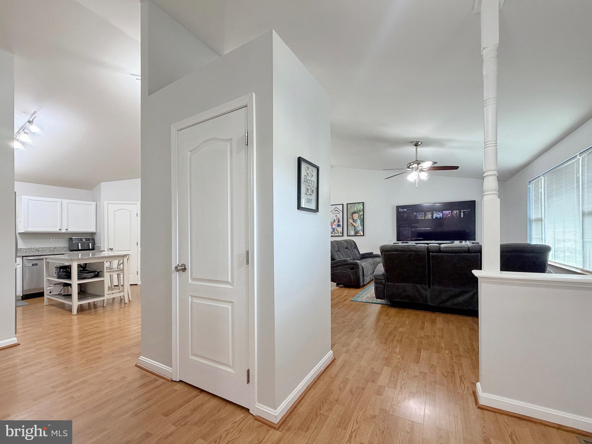 HILLS CORNER - Residential