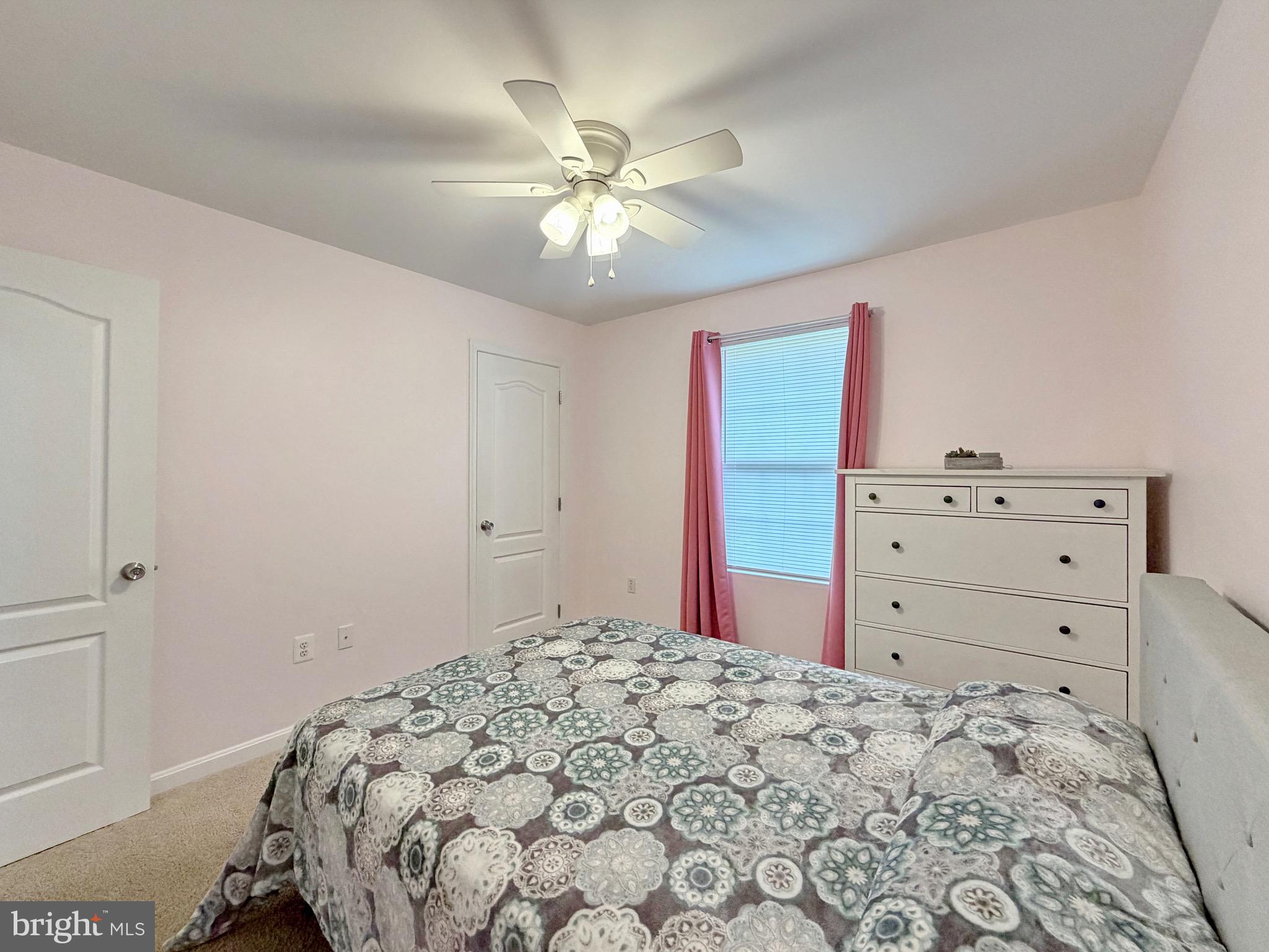 HILLS CORNER - Residential