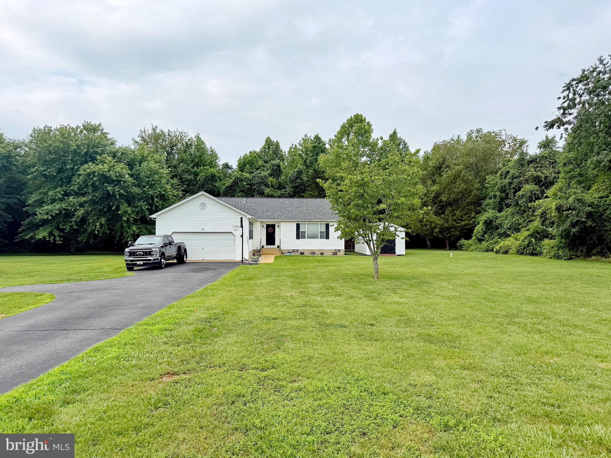 HILLS CORNER - Residential