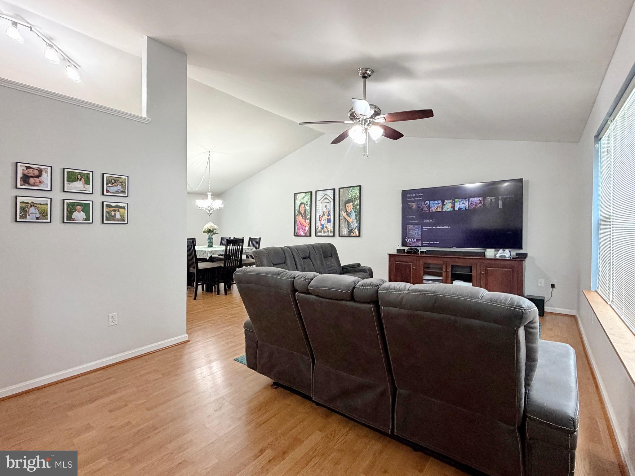 HILLS CORNER - Residential