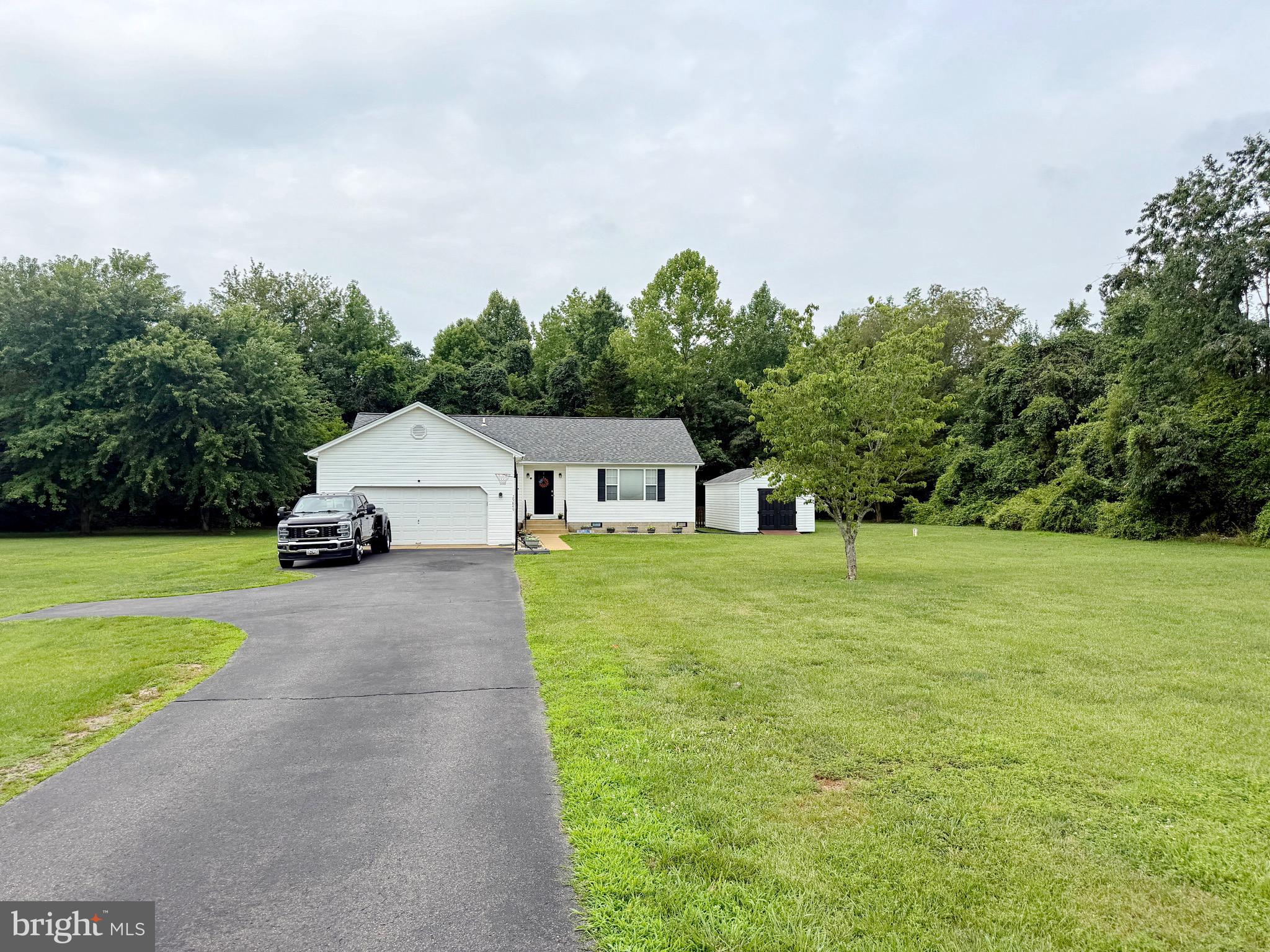 HILLS CORNER - Residential