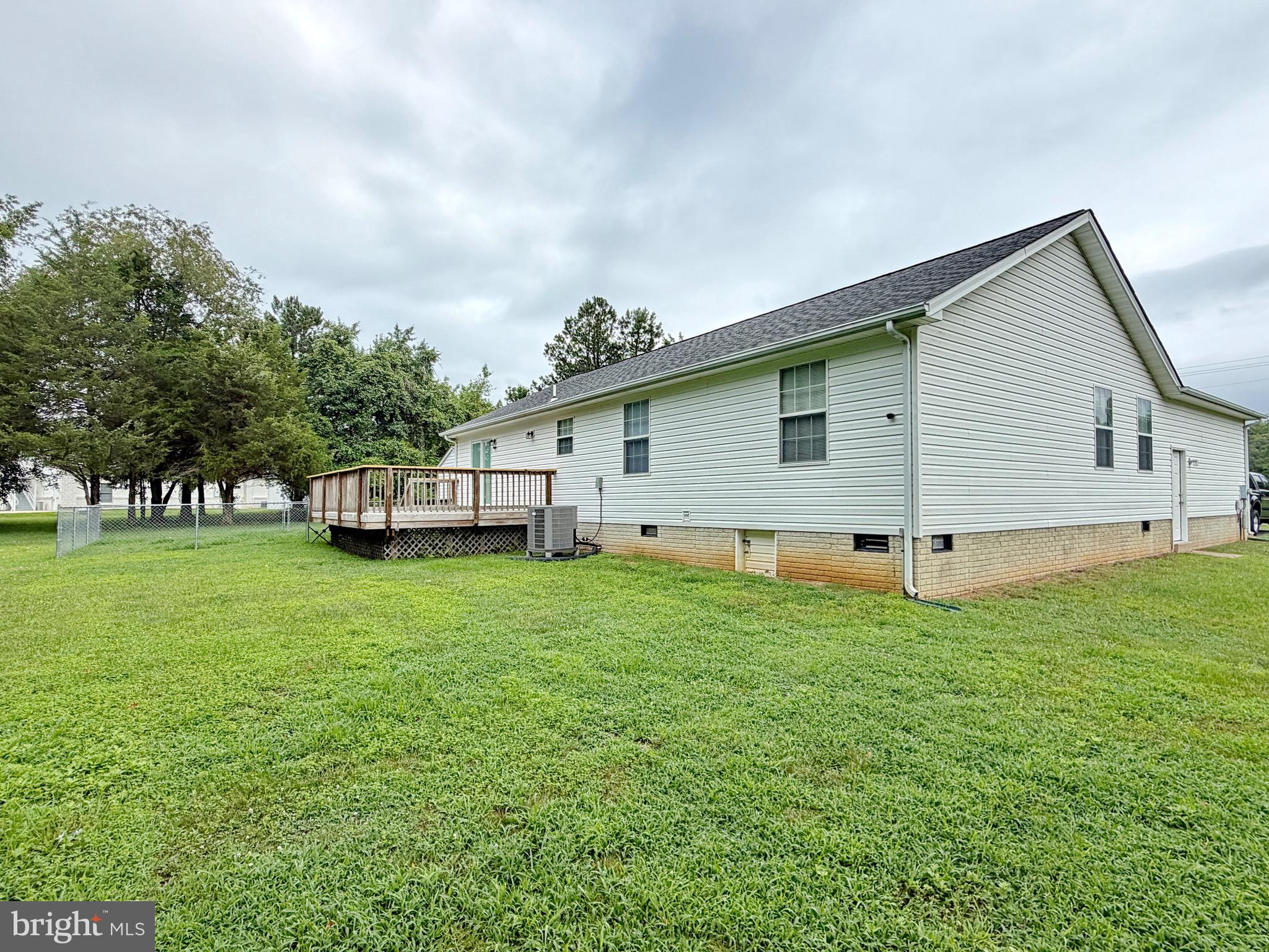 HILLS CORNER - Residential