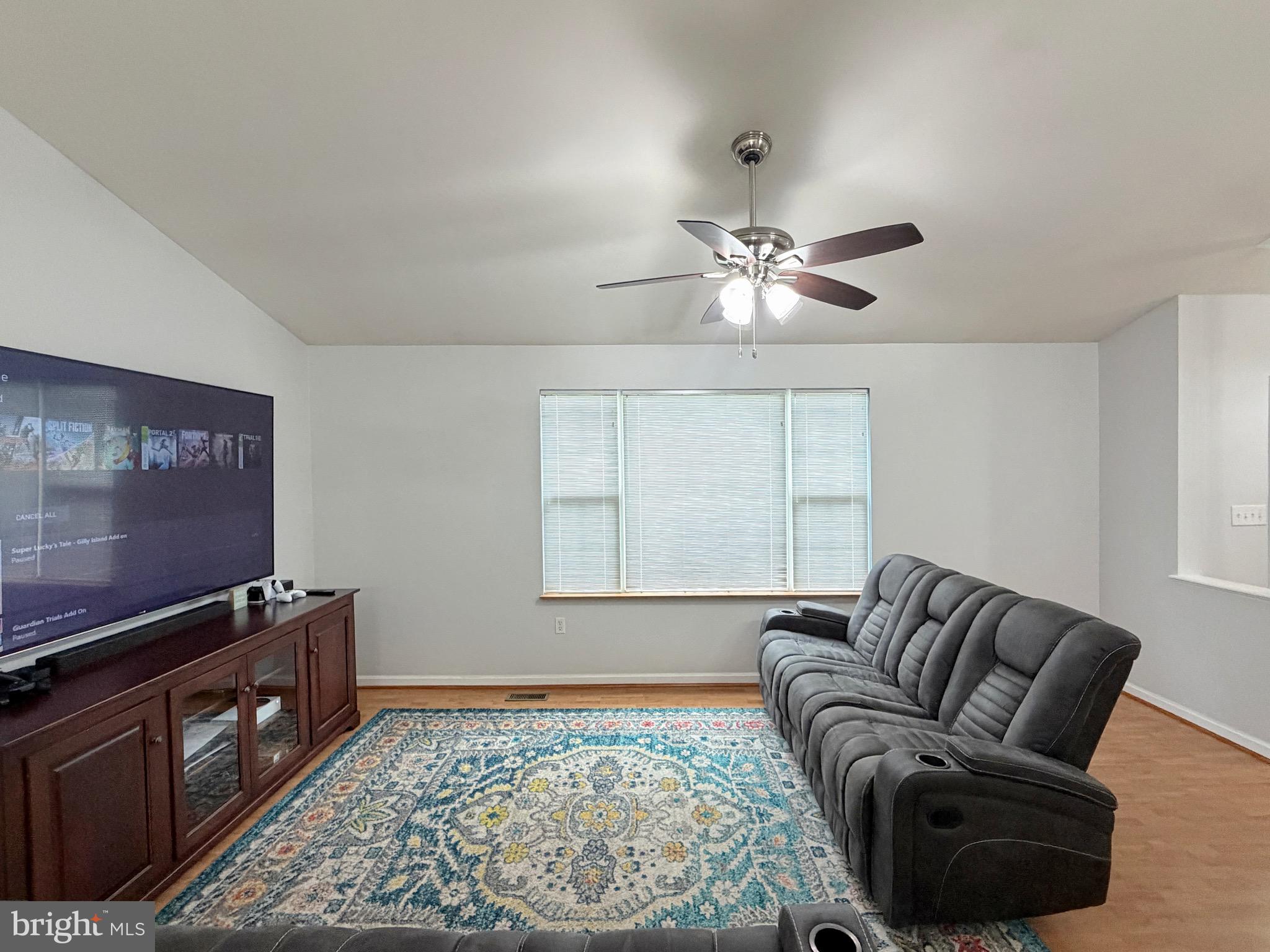 HILLS CORNER - Residential