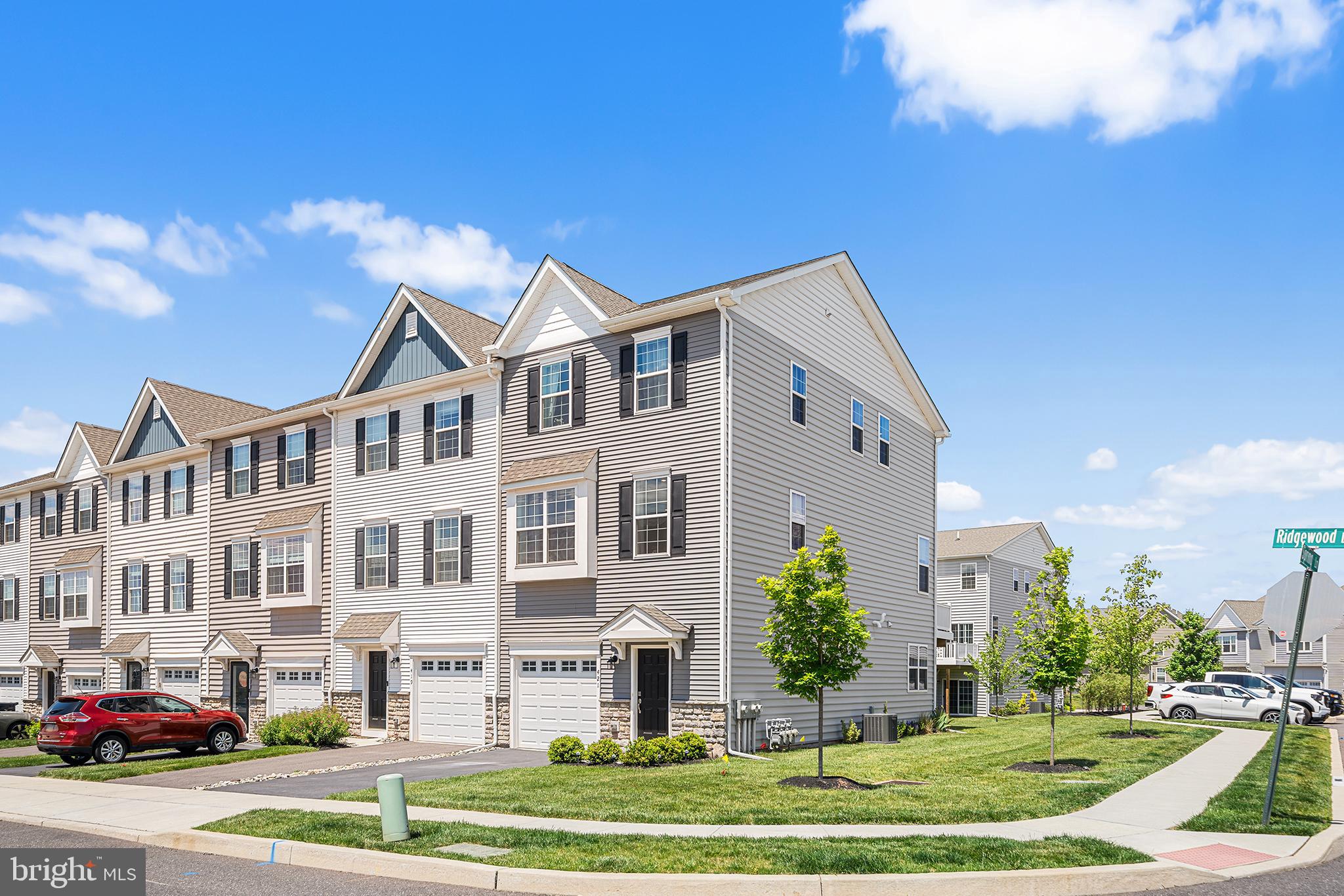 ENCLAVE AT RIDGEWOOD - Residential