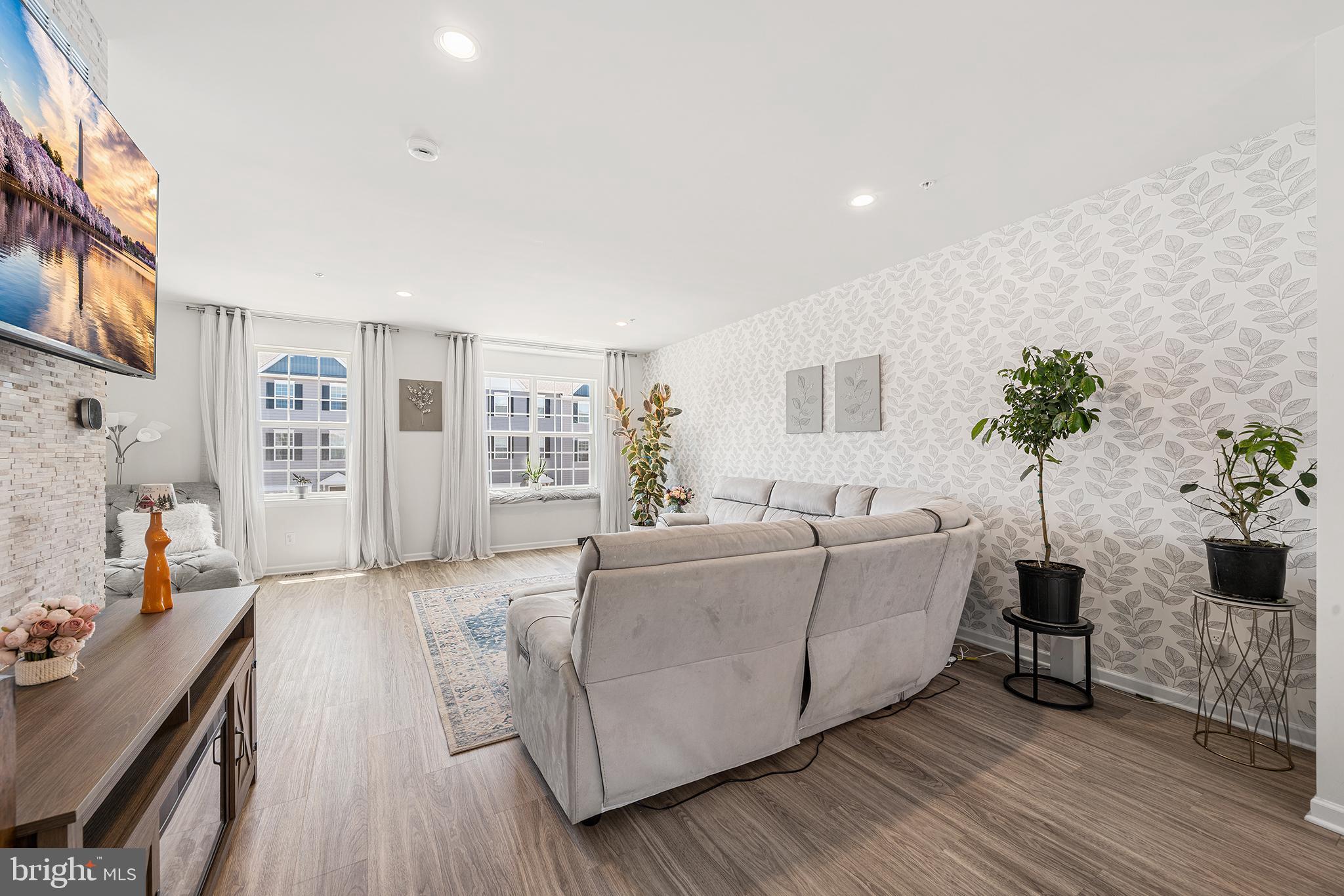 ENCLAVE AT RIDGEWOOD - Residential
