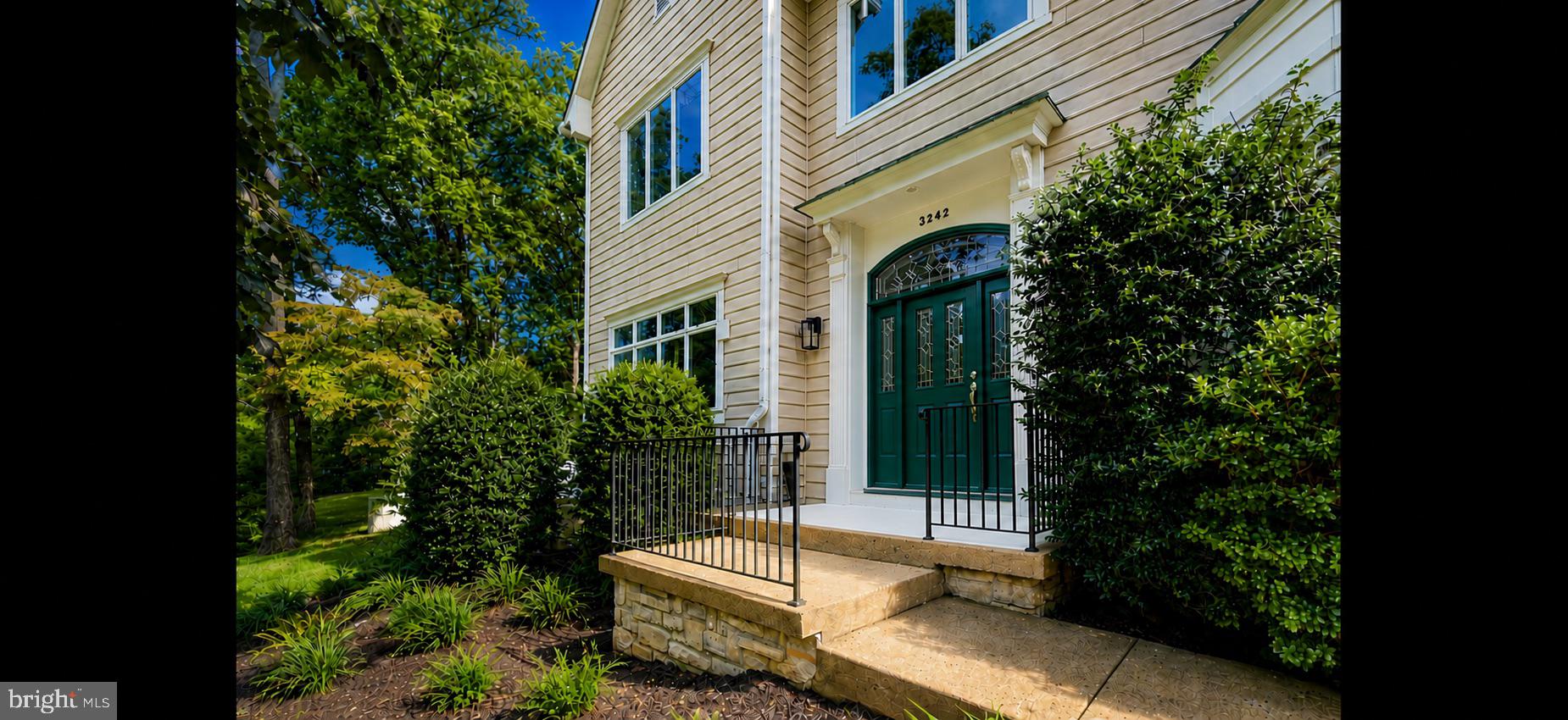 RAVENWOOD PARK - Residential