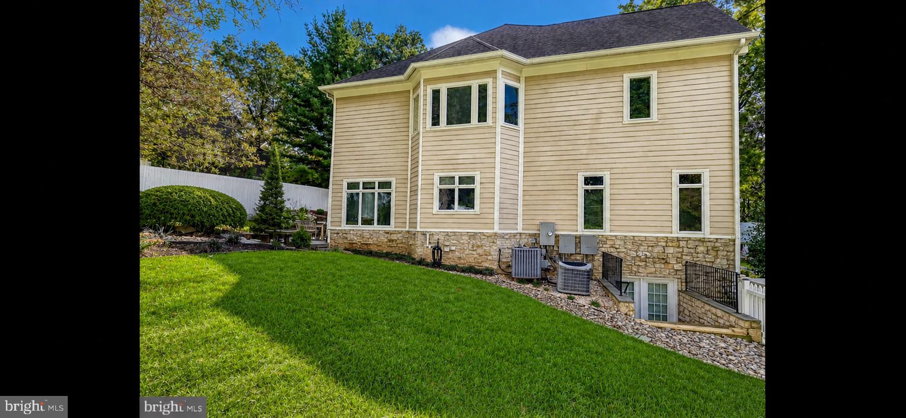 RAVENWOOD PARK - Residential