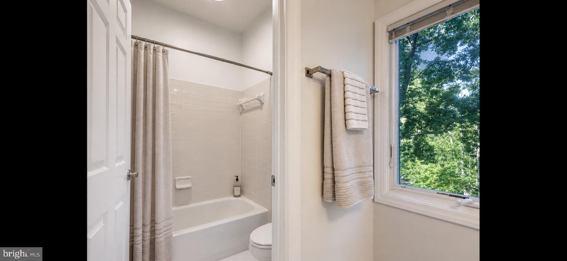 RAVENWOOD PARK - Residential