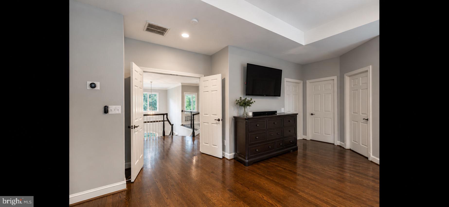 RAVENWOOD PARK - Residential
