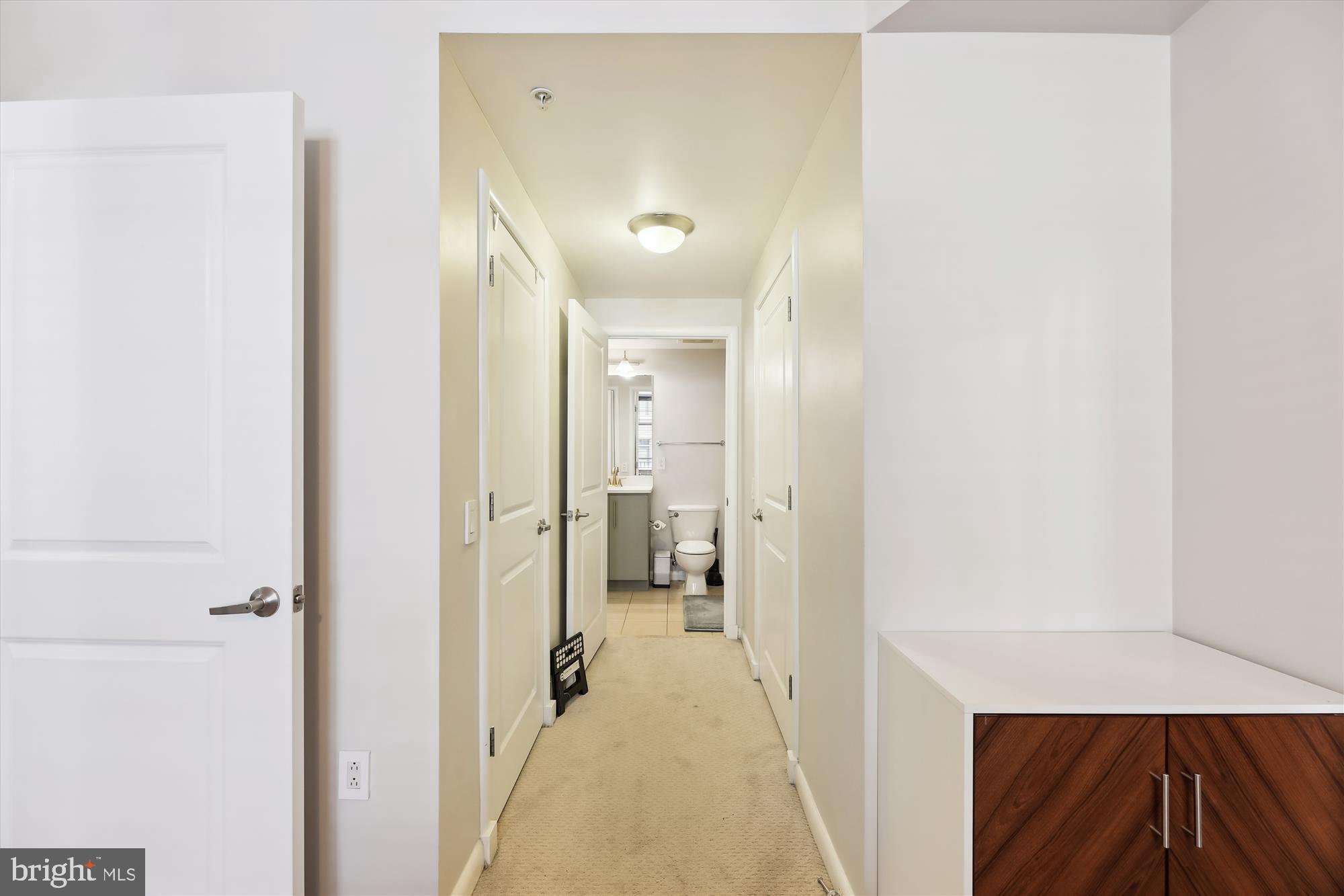 CLARENDON 1021 - Residential Lease