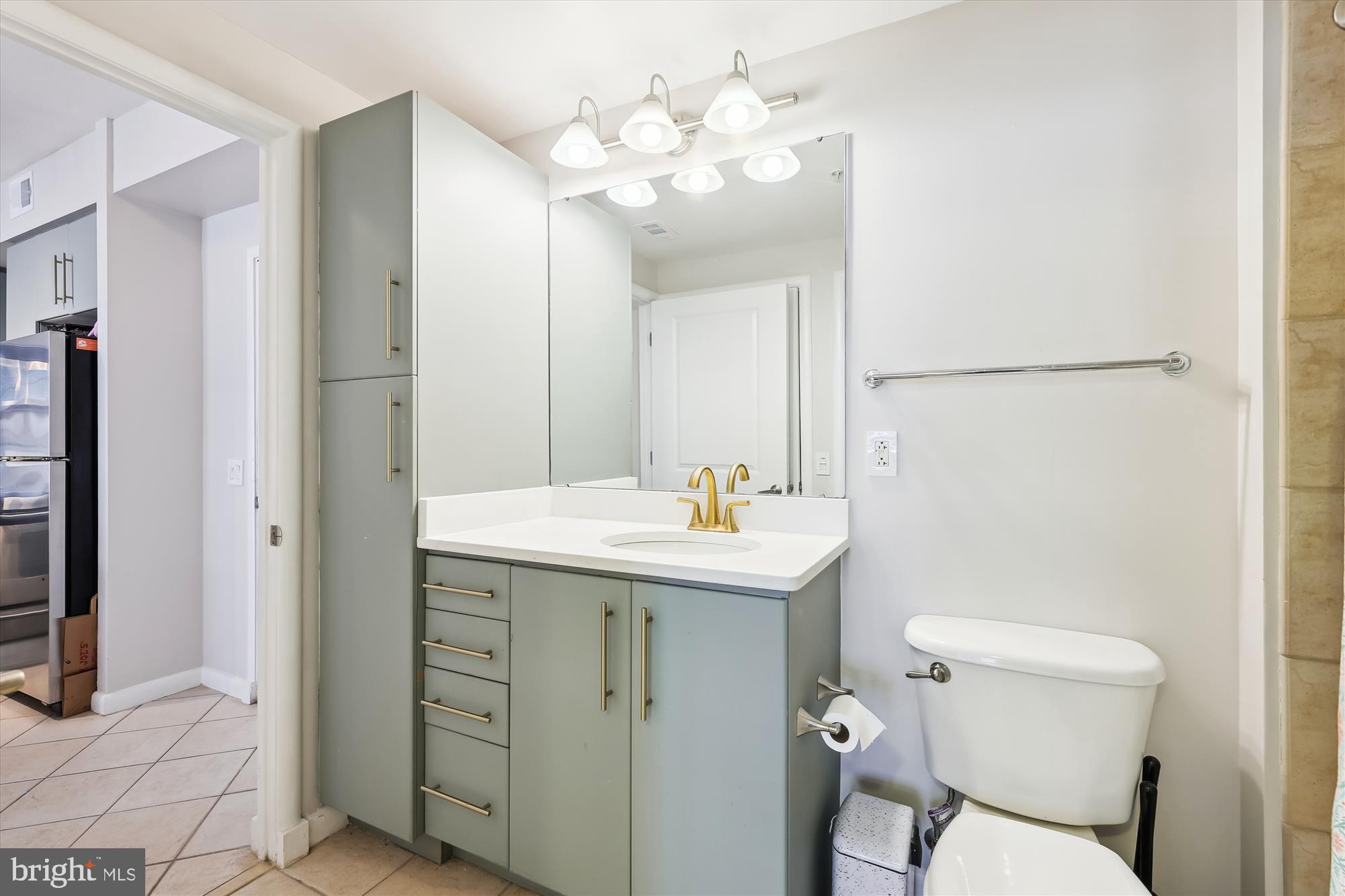 CLARENDON 1021 - Residential Lease