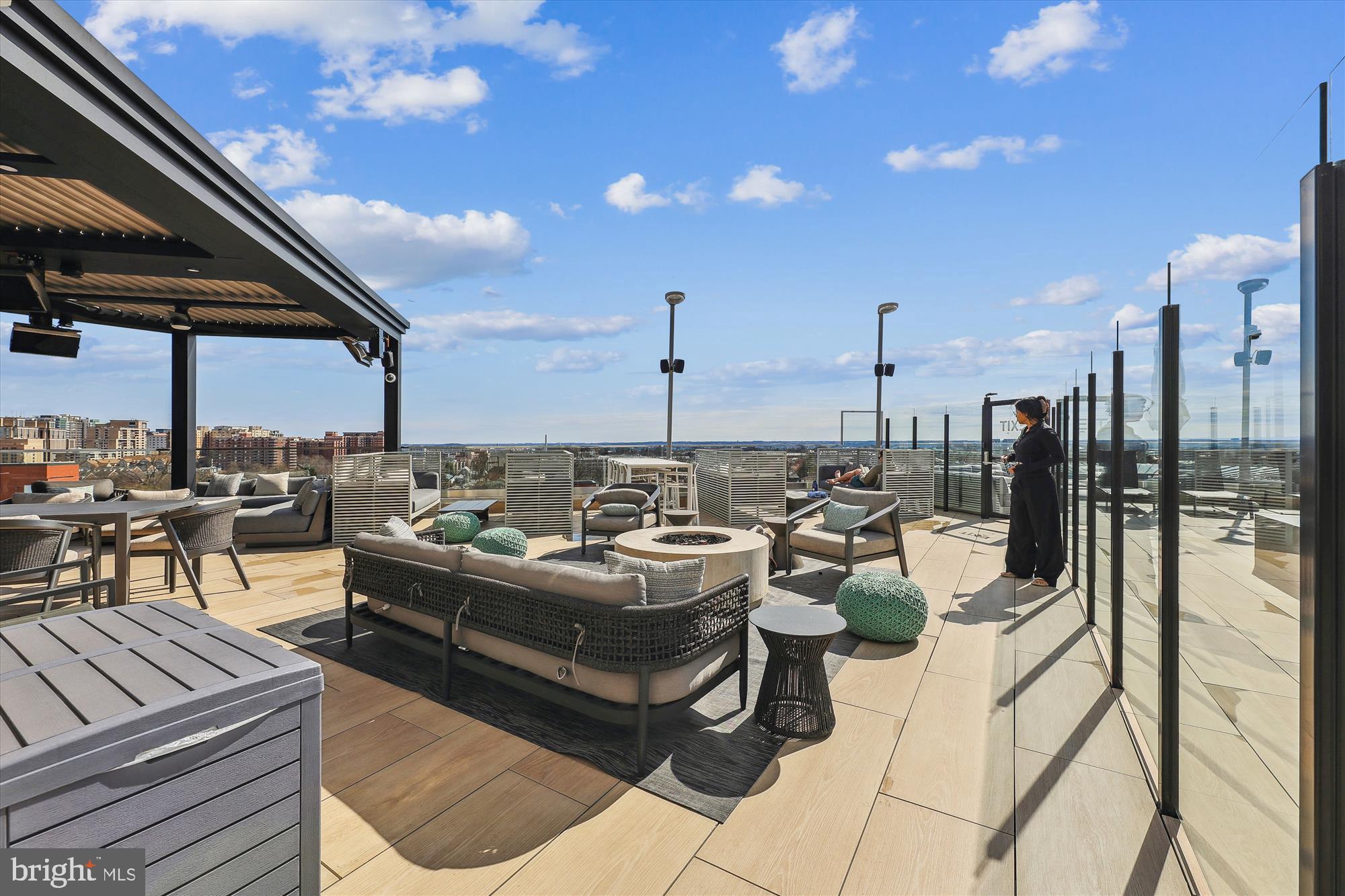 CLARENDON 1021 - Residential Lease