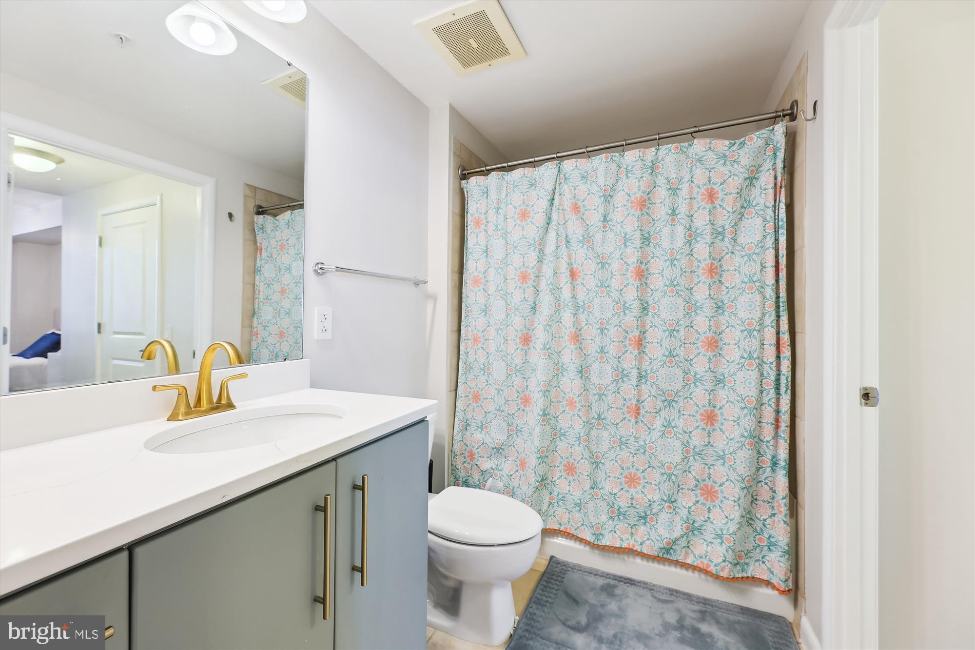 CLARENDON 1021 - Residential Lease