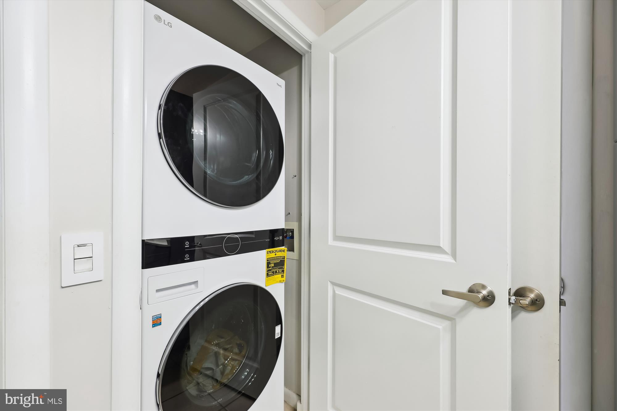 CLARENDON 1021 - Residential Lease