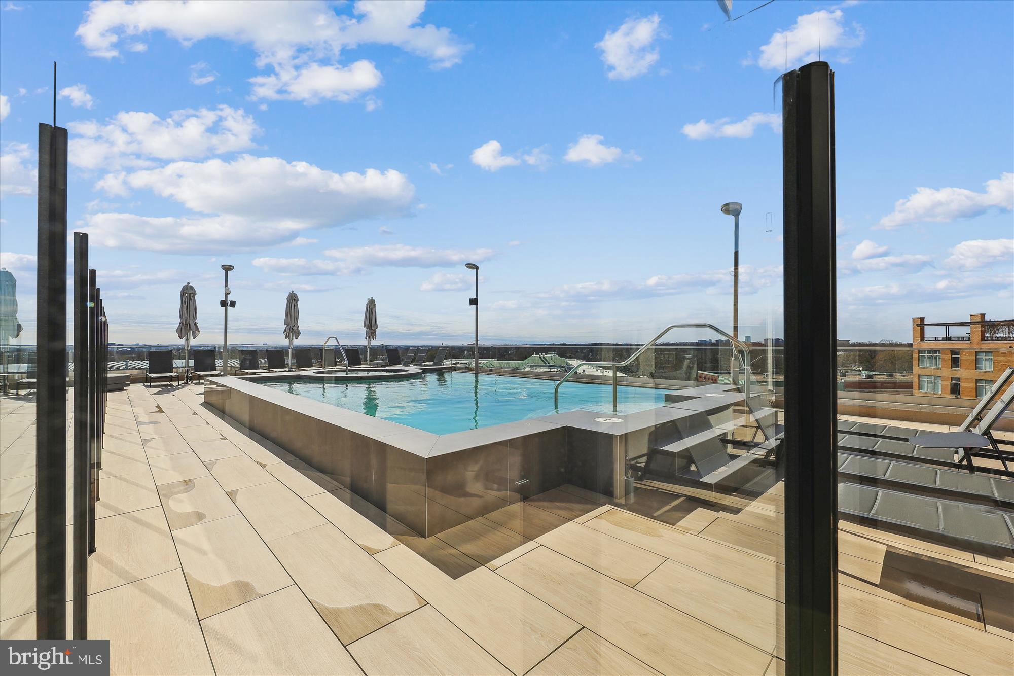 CLARENDON 1021 - Residential Lease