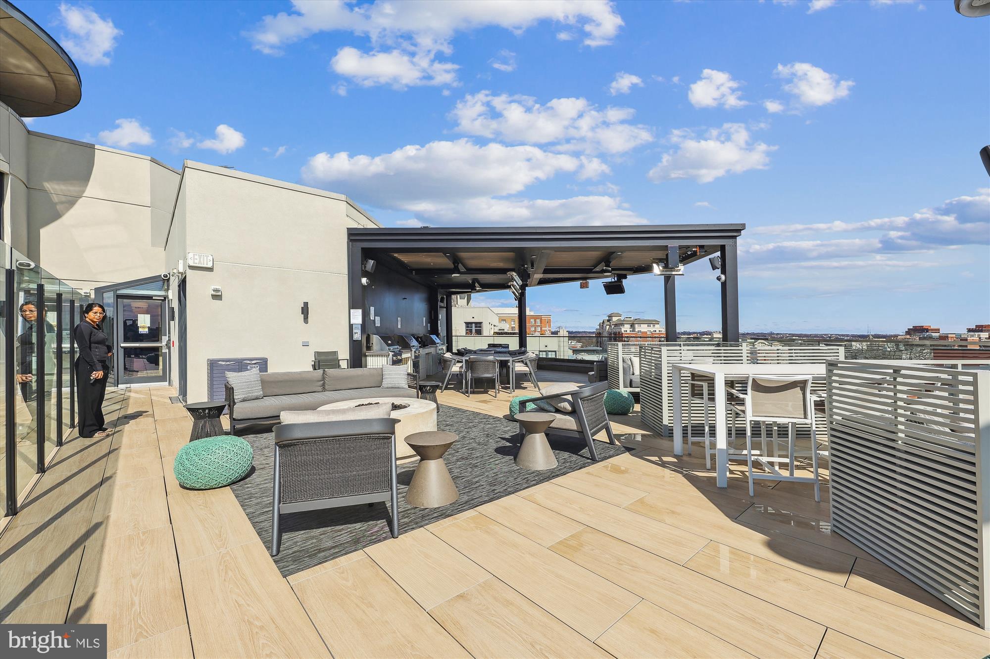 CLARENDON 1021 - Residential Lease