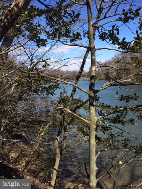 TOWN CREEK - Land