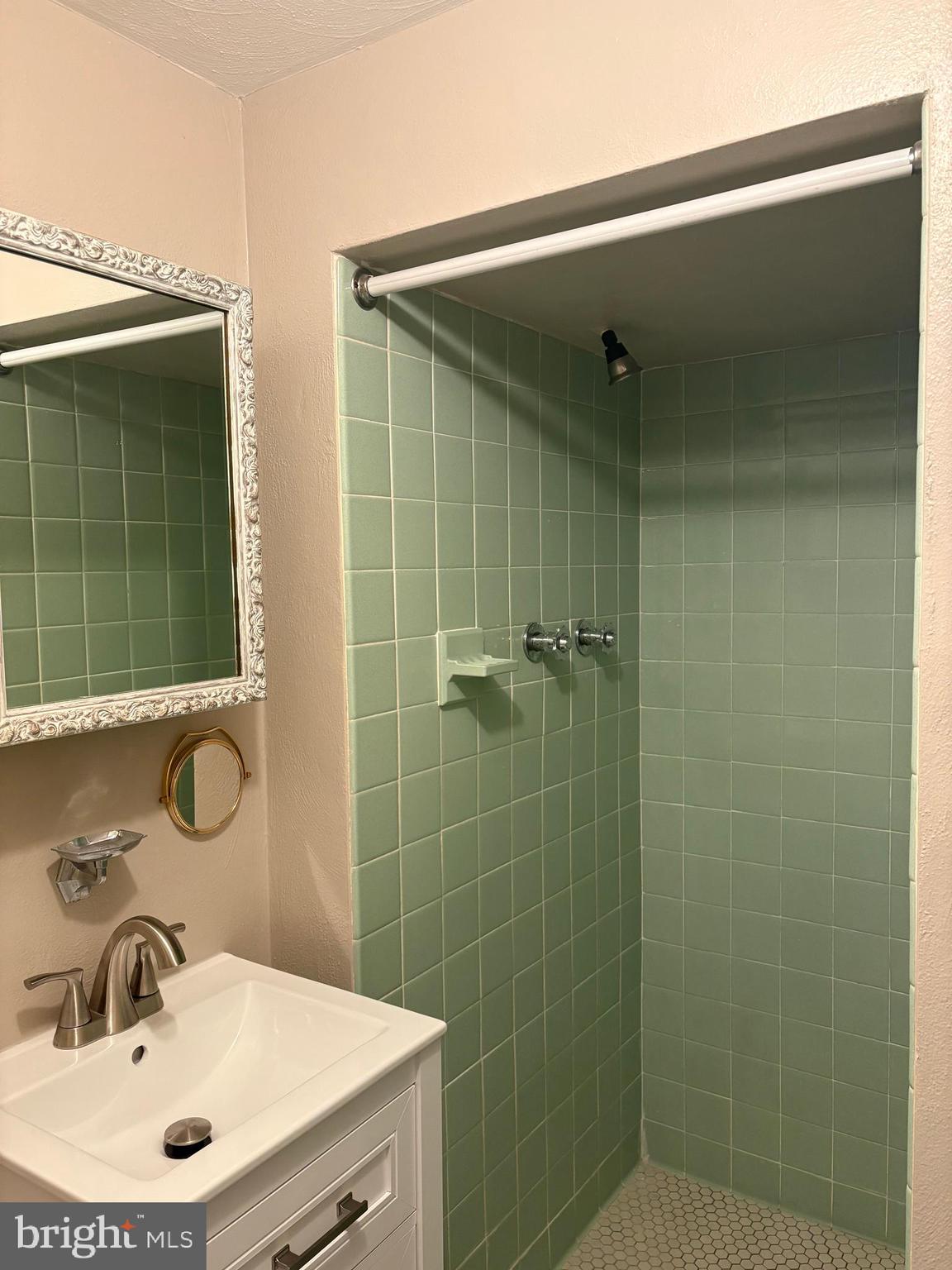 HAINES ACRES - Residential Lease