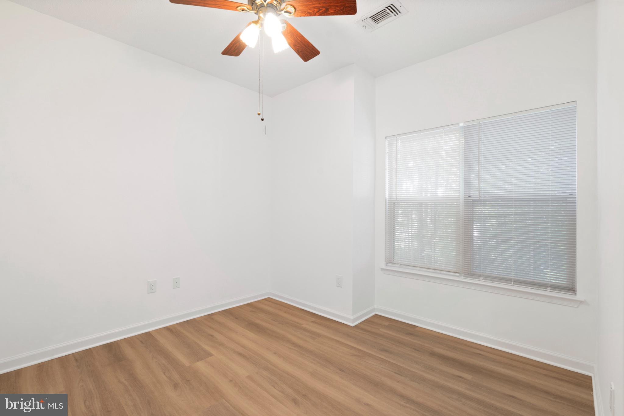EDGEWATER AT TOWN CENTER - Residential